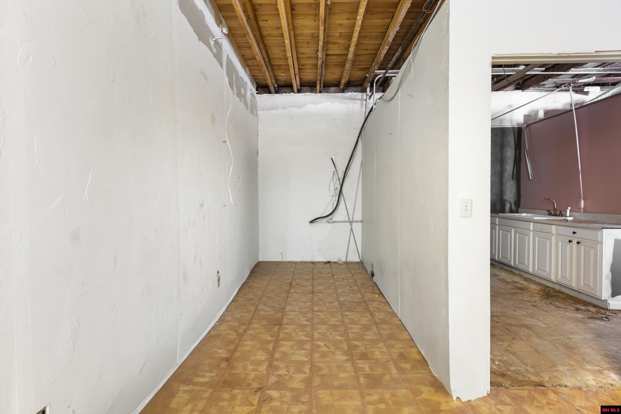 106 E 7TH STREET
