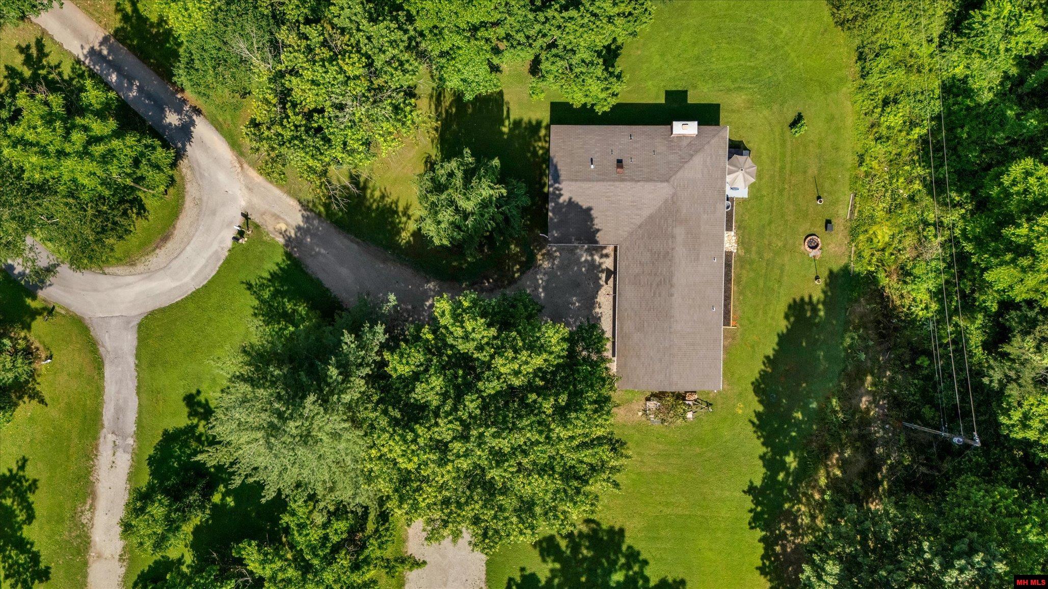 909 TIPTON PLACE