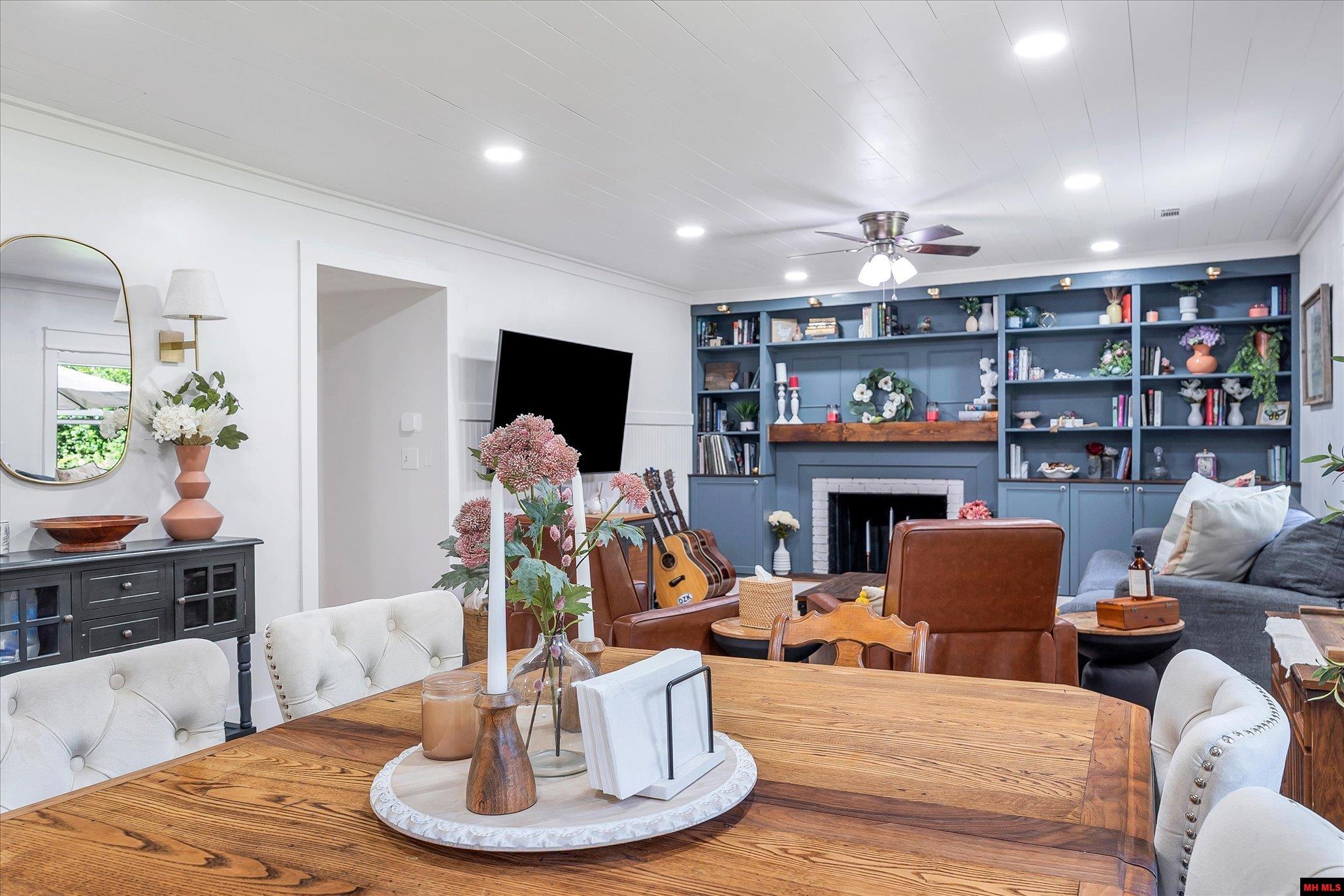 909 TIPTON PLACE