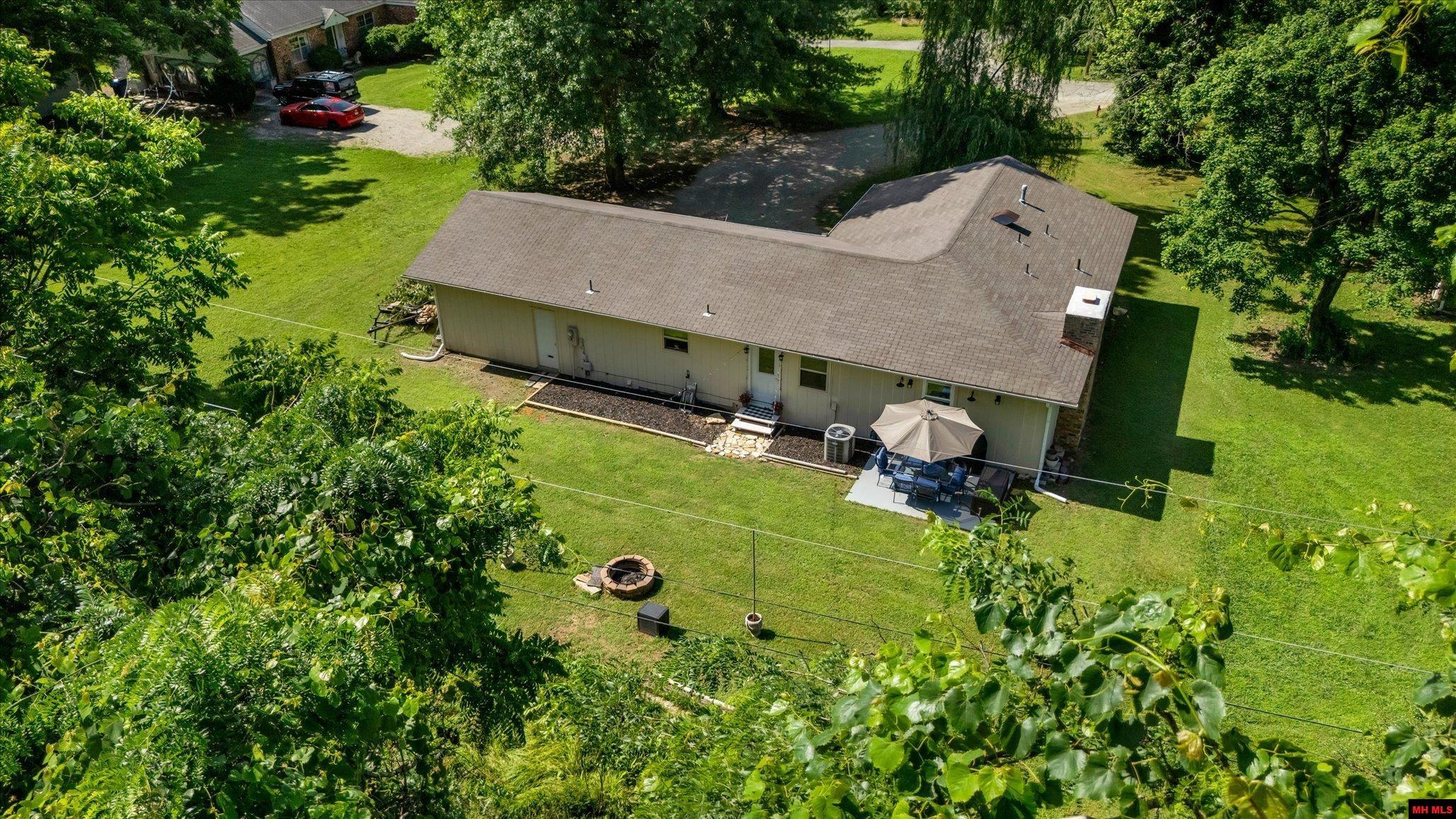 909 TIPTON PLACE