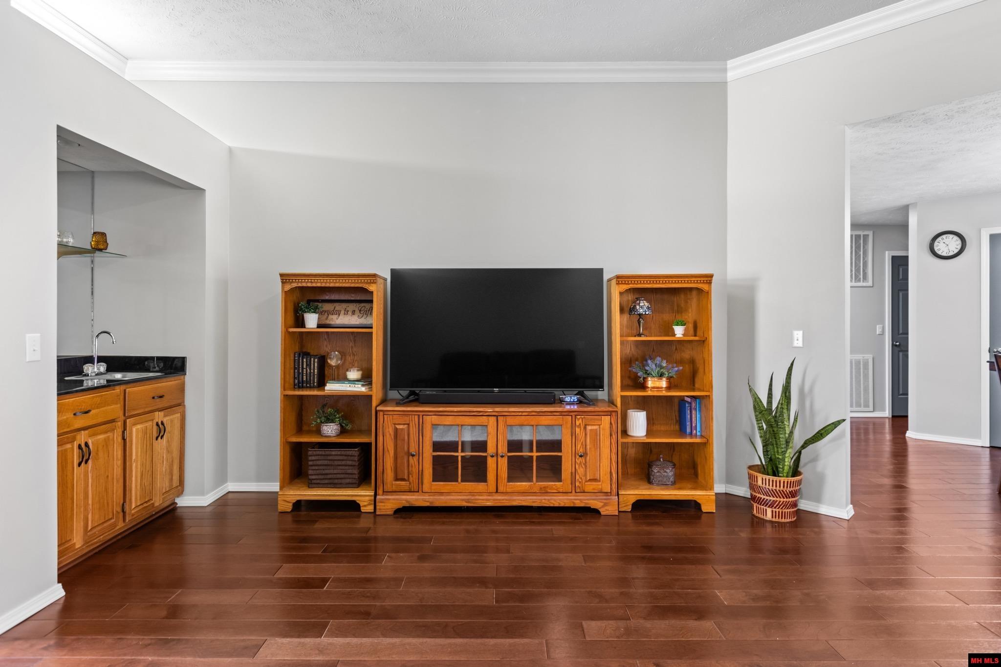 198 BRECKENRIDGE COURT