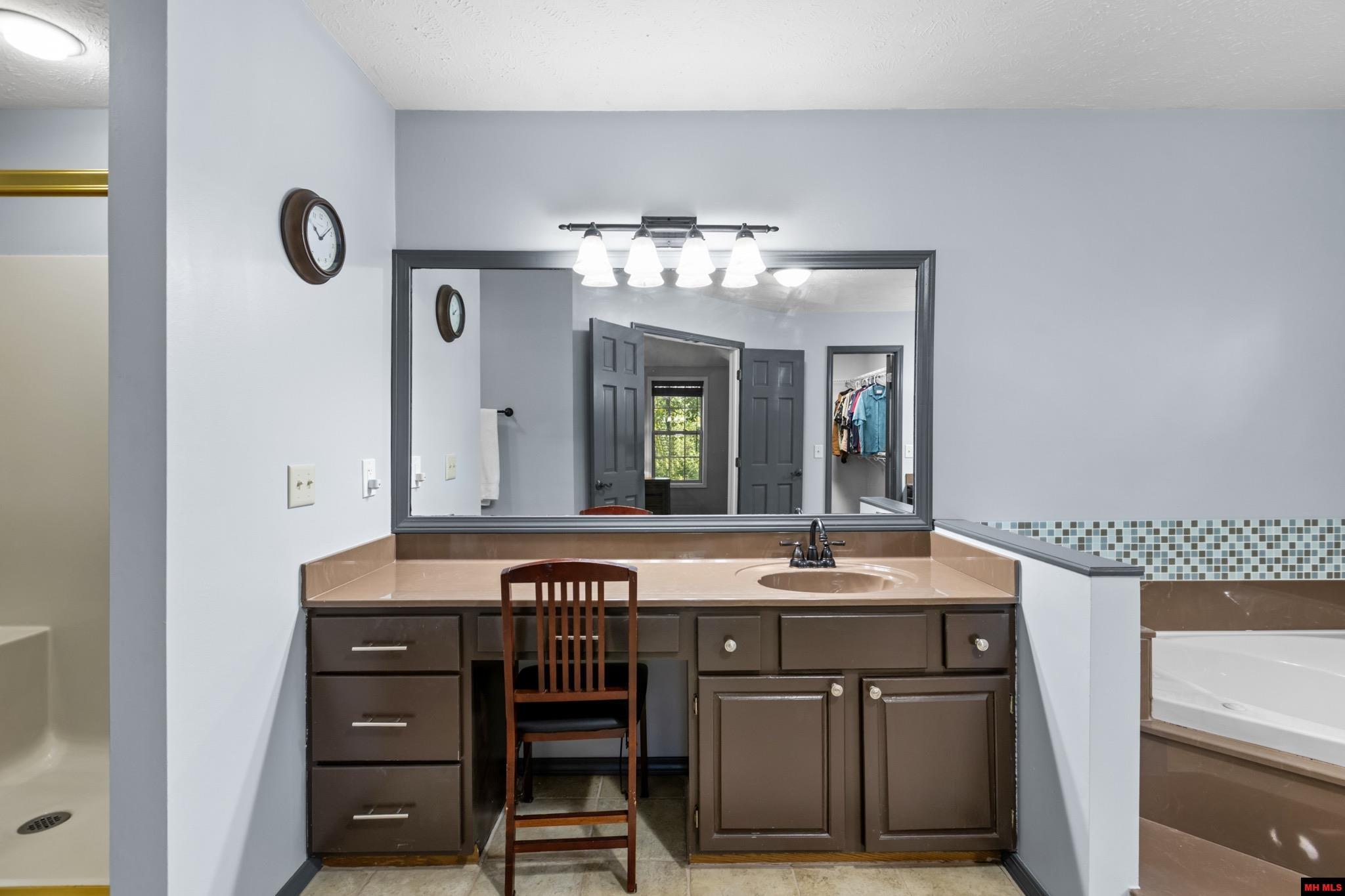 198 BRECKENRIDGE COURT