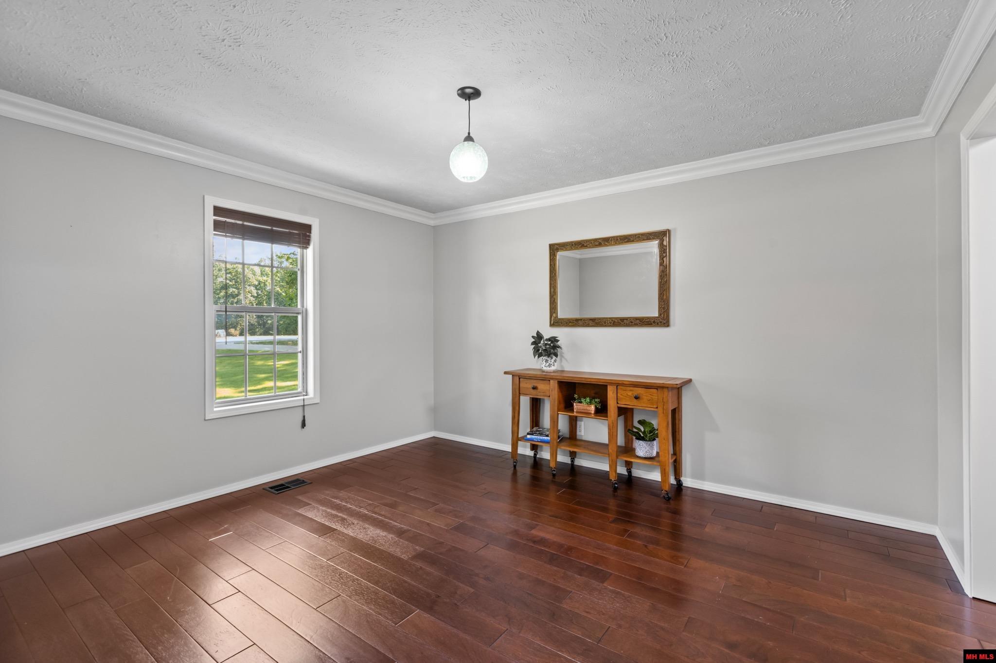 198 BRECKENRIDGE COURT