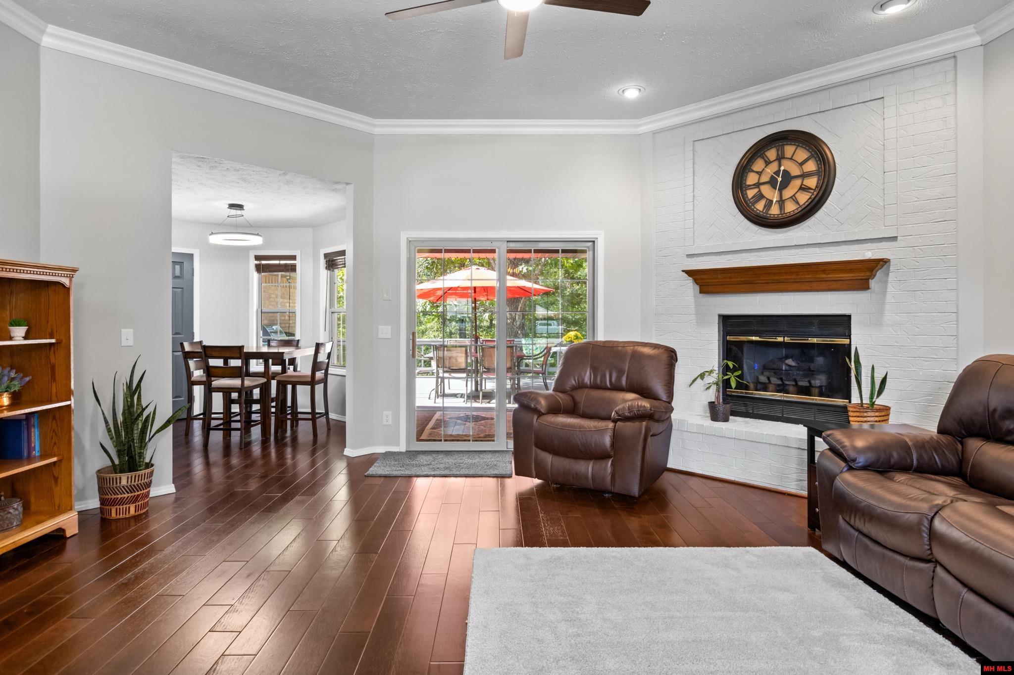 198 BRECKENRIDGE COURT