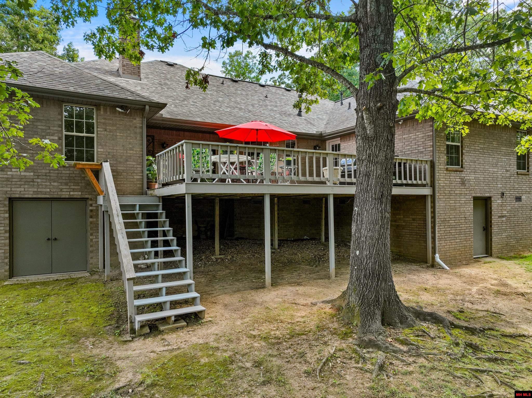 198 BRECKENRIDGE COURT