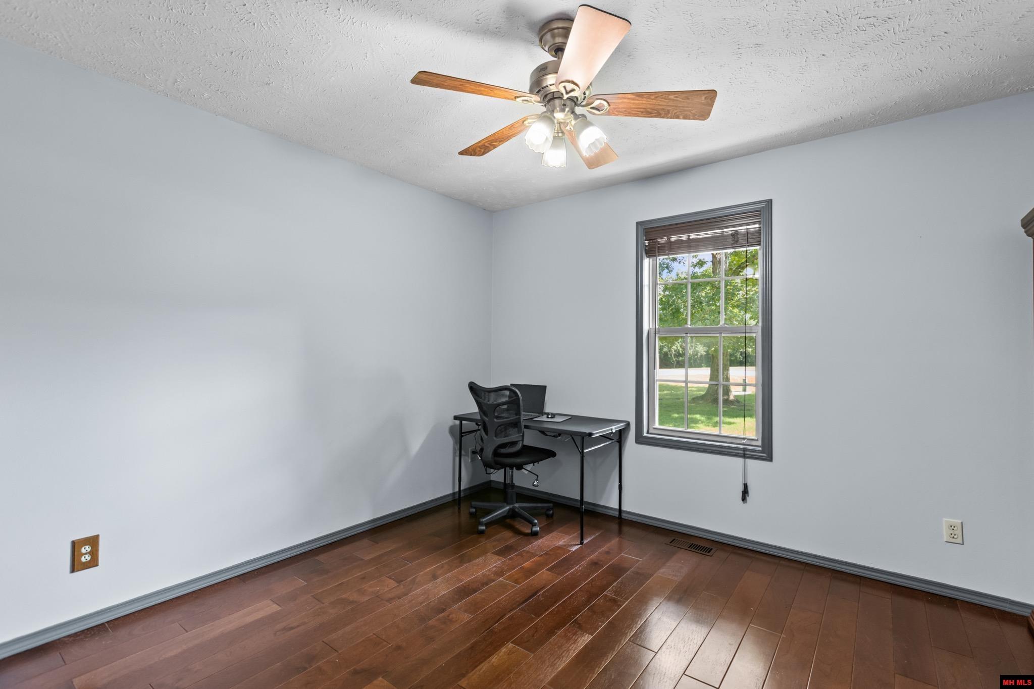 198 BRECKENRIDGE COURT