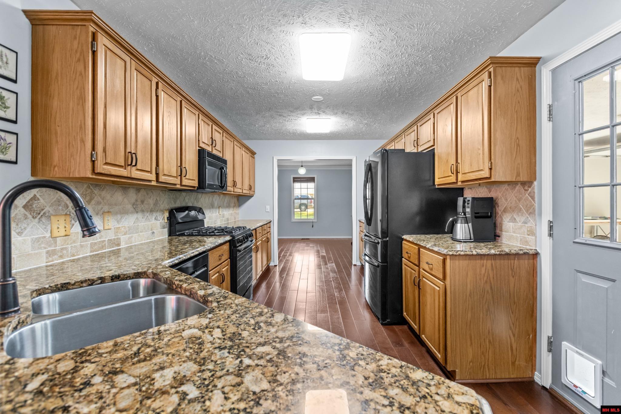 198 BRECKENRIDGE COURT