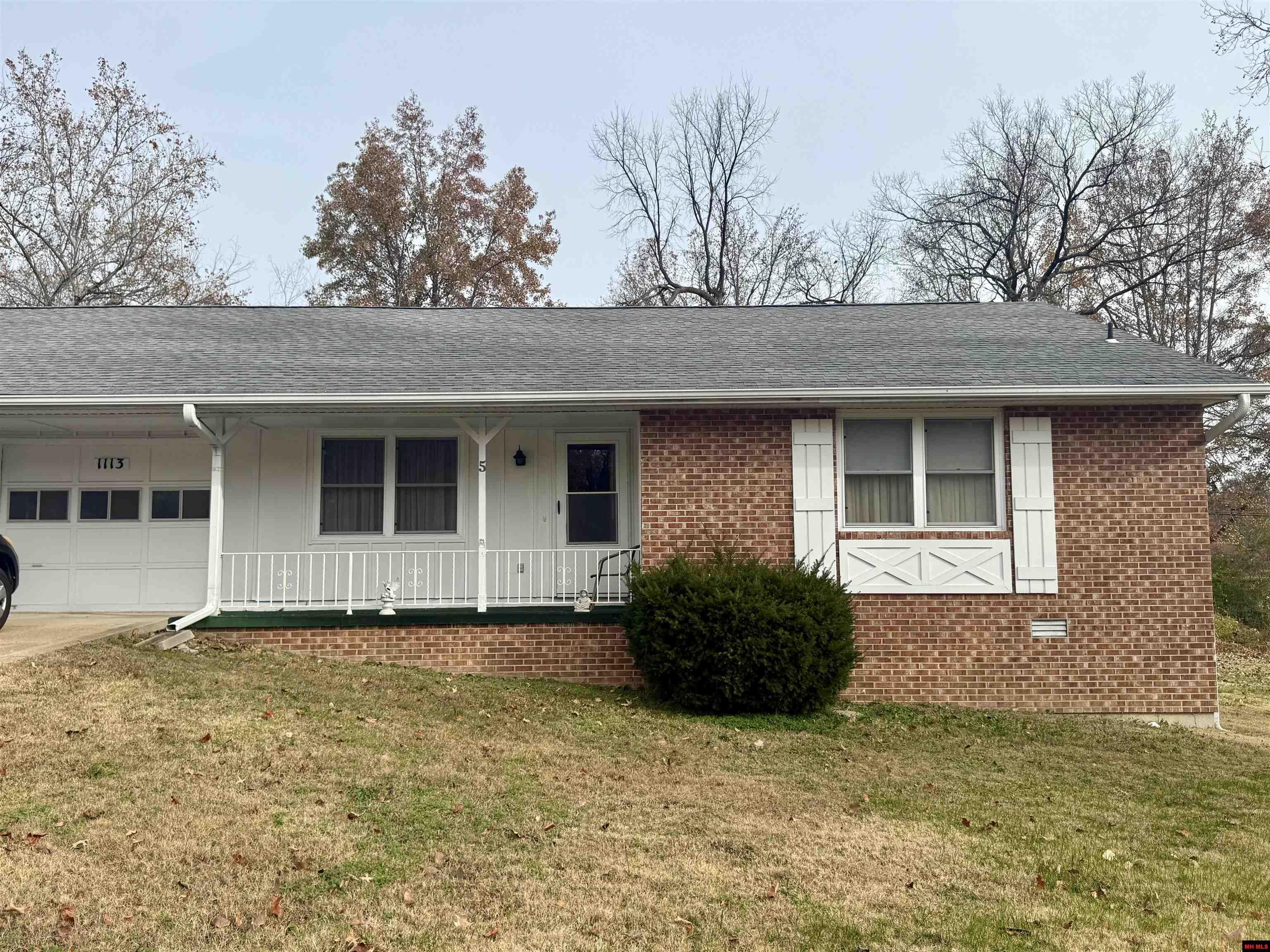 1113 MEADOWBROOK DRIVE
