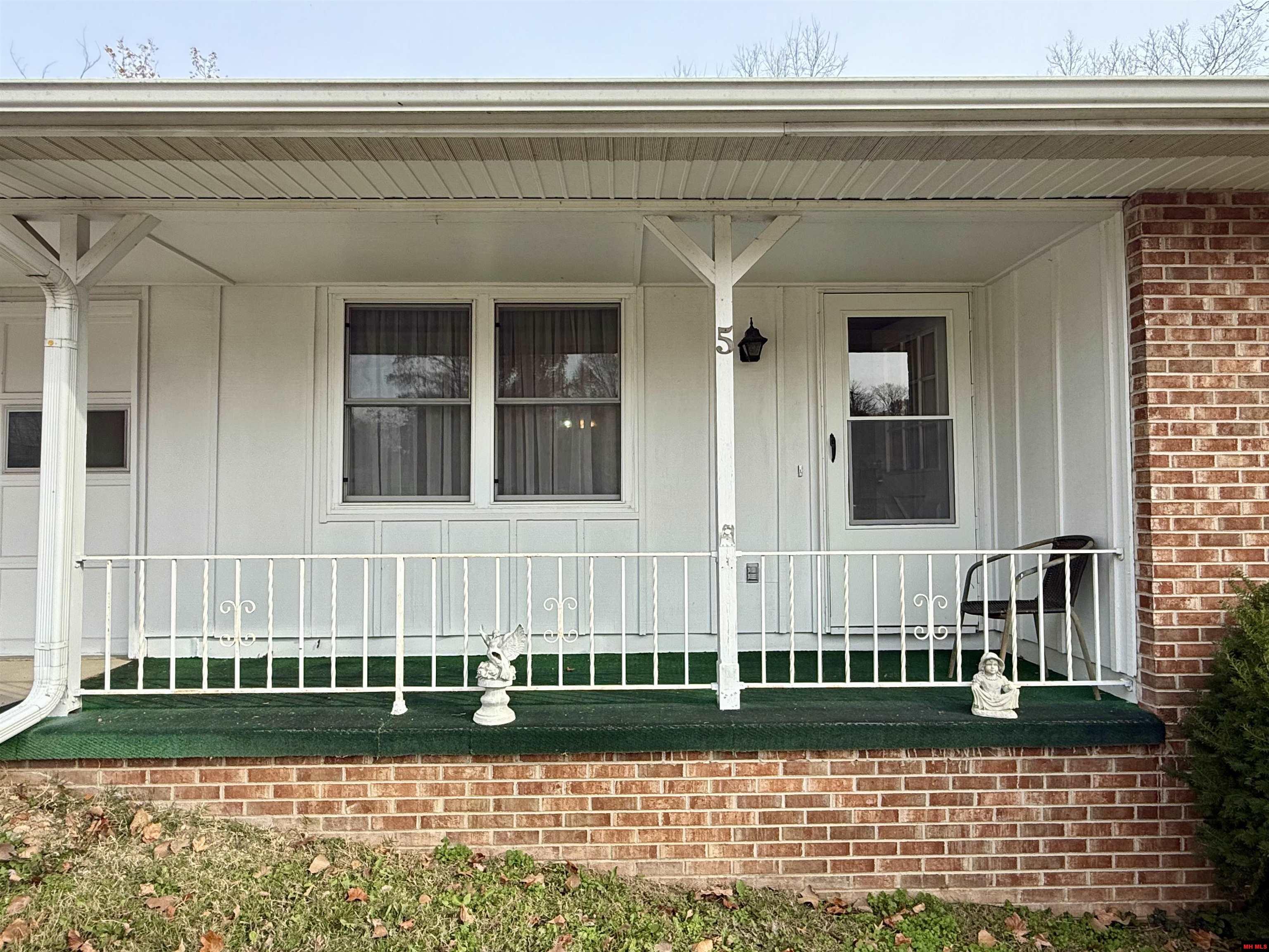 1113 MEADOWBROOK DRIVE