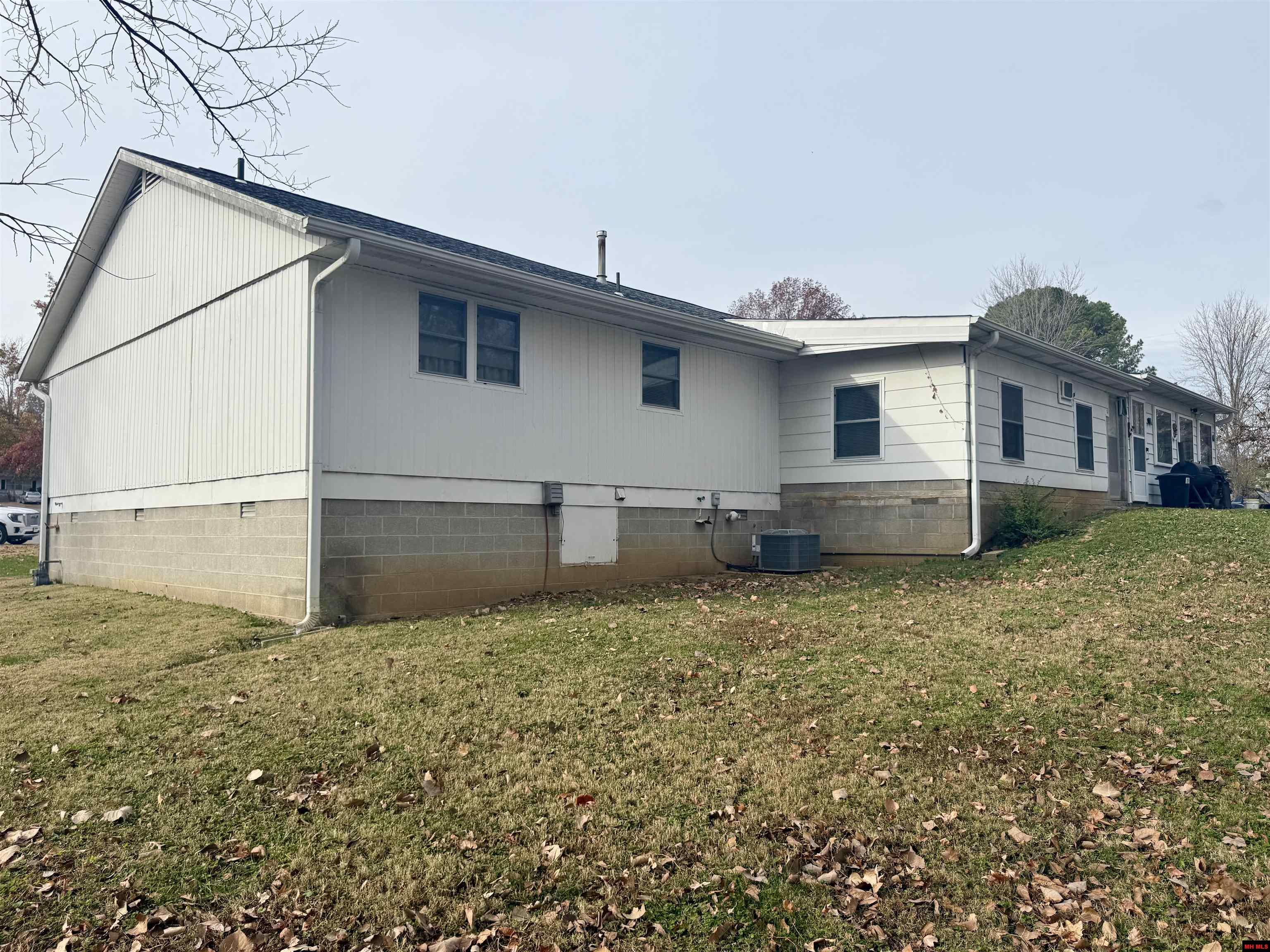 1113 MEADOWBROOK DRIVE