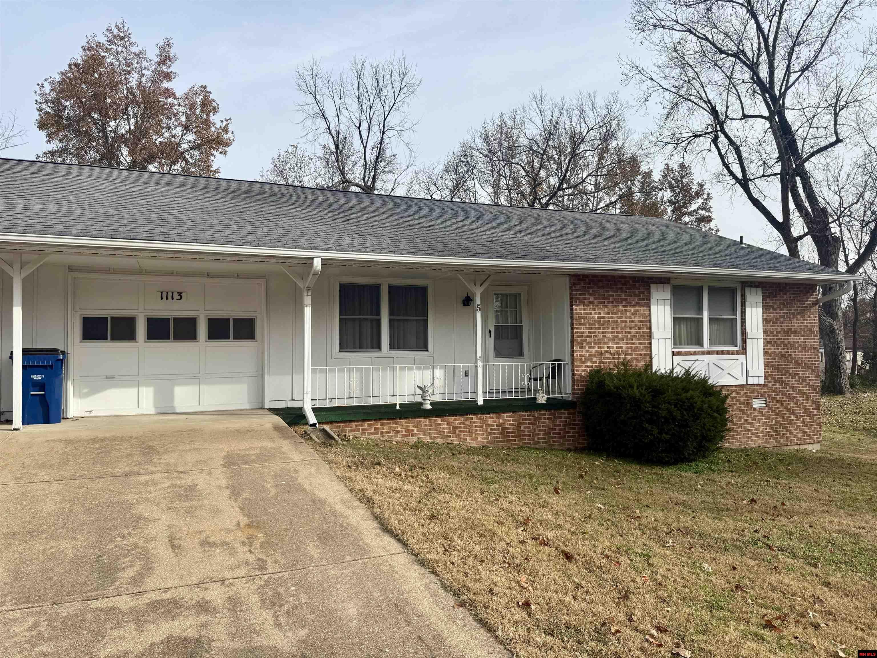 1113 MEADOWBROOK DRIVE