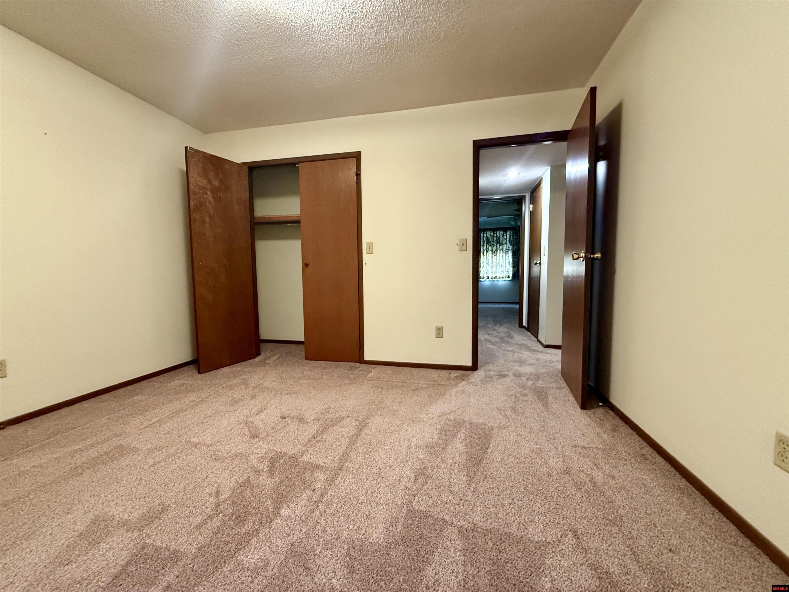1113 MEADOWBROOK DRIVE