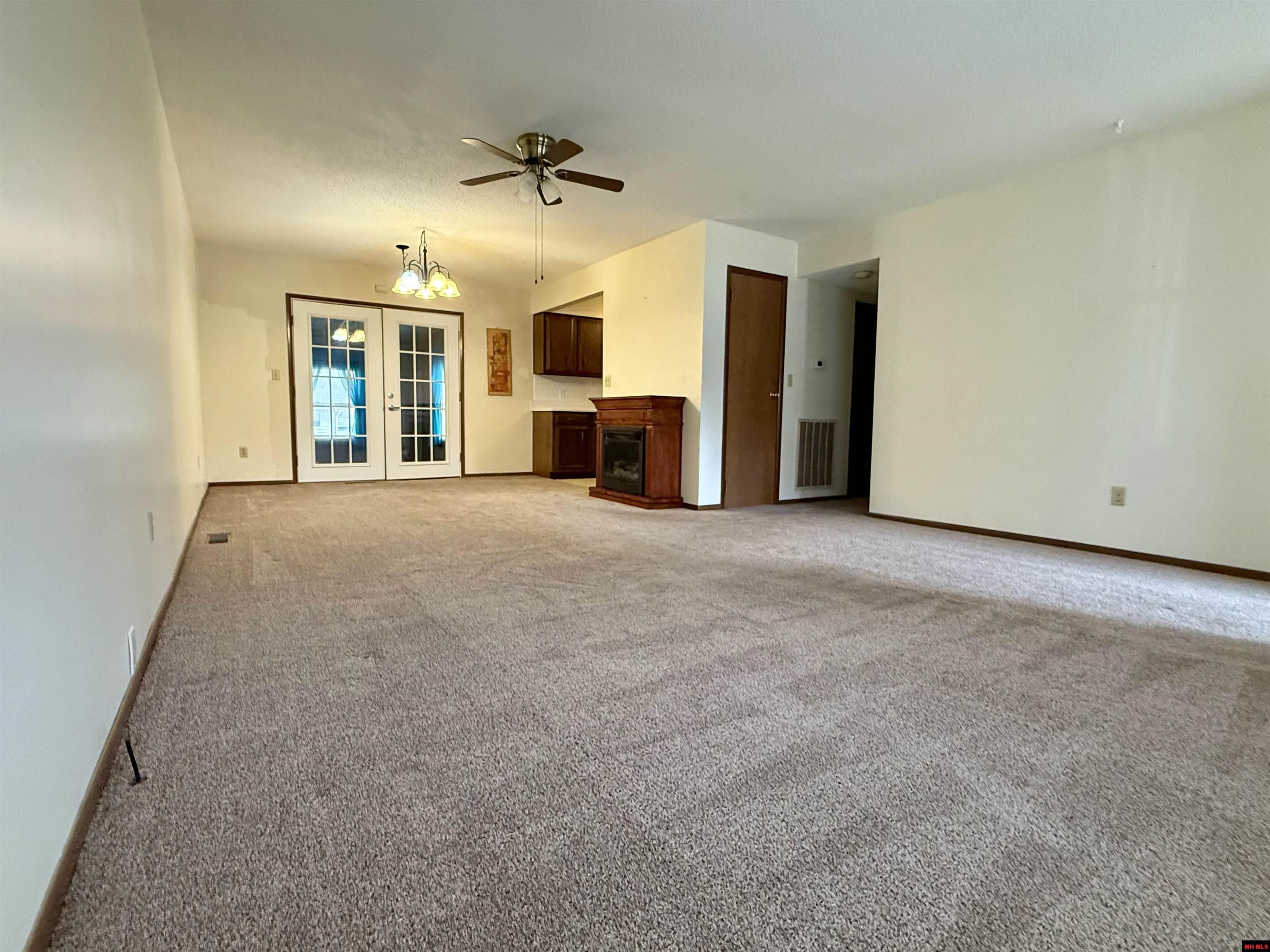 1113 MEADOWBROOK DRIVE