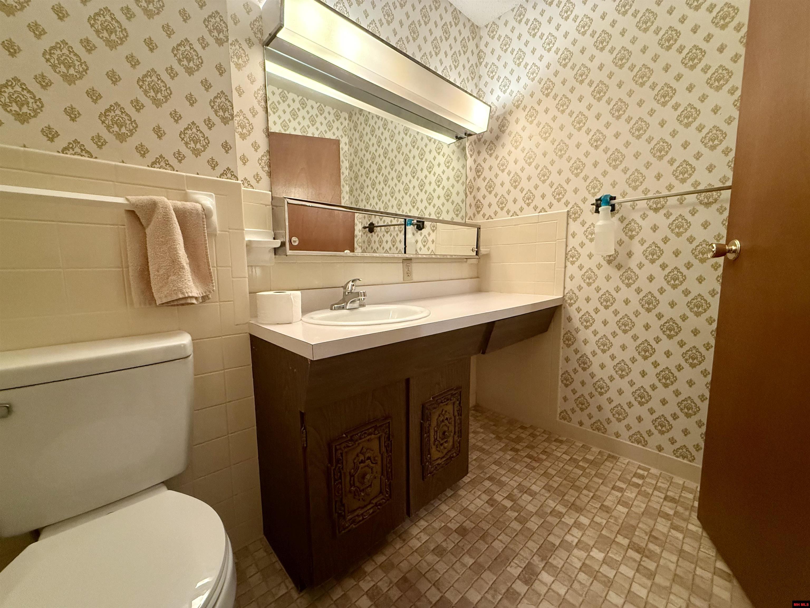 1113 MEADOWBROOK DRIVE