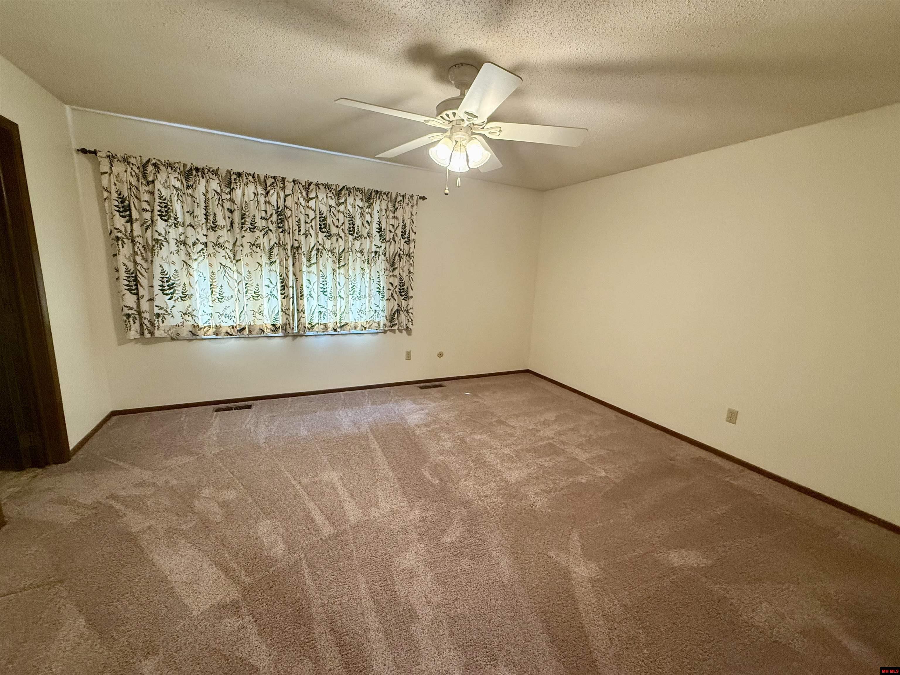 1113 MEADOWBROOK DRIVE
