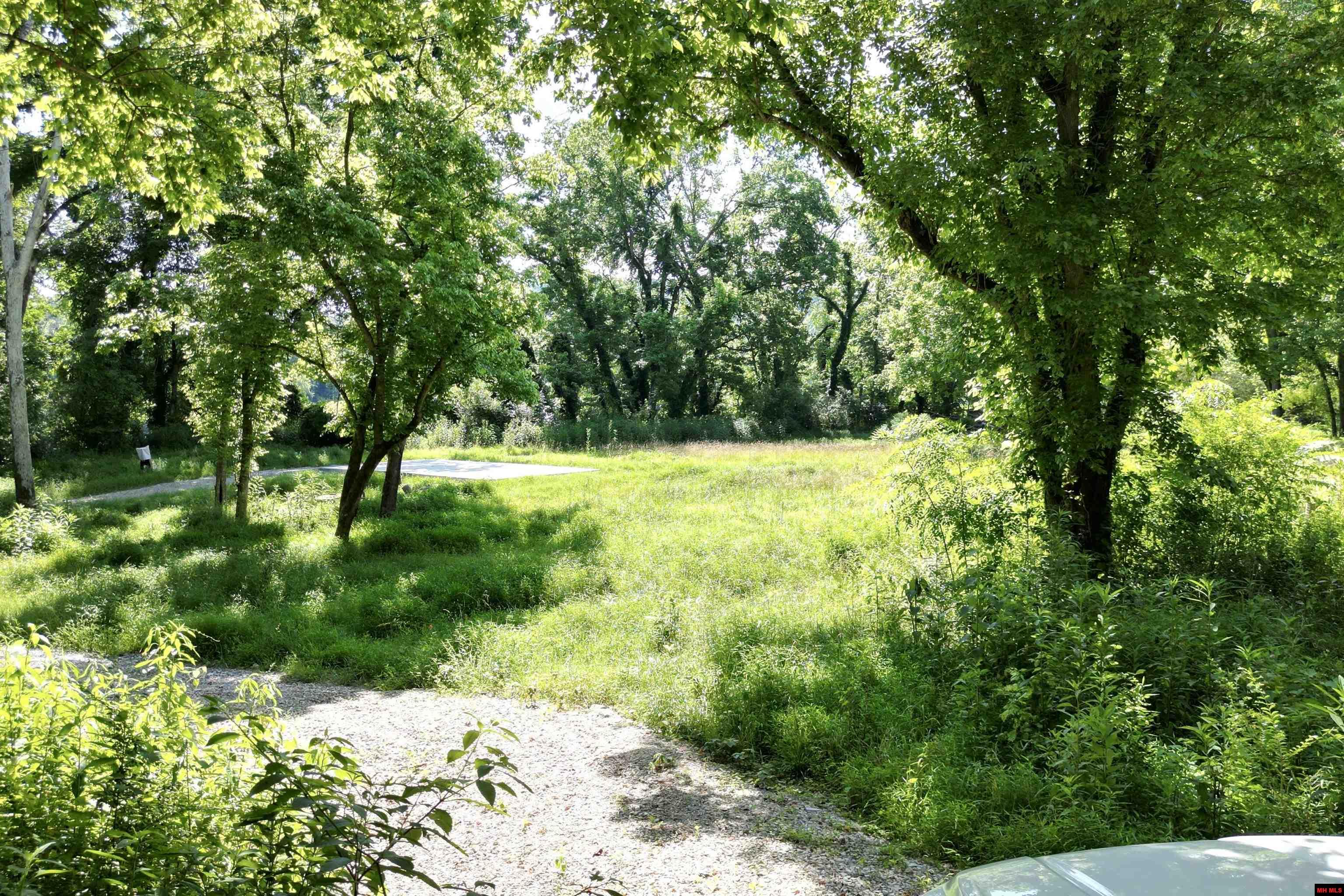 1566 RIVERVIEW DRIVE