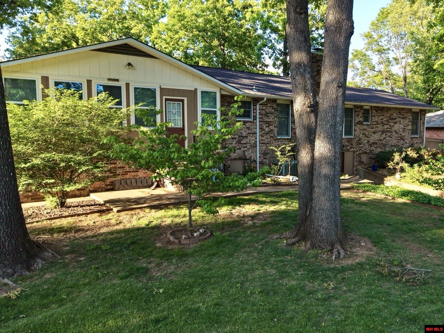 805 ARKANSAS AVENUE