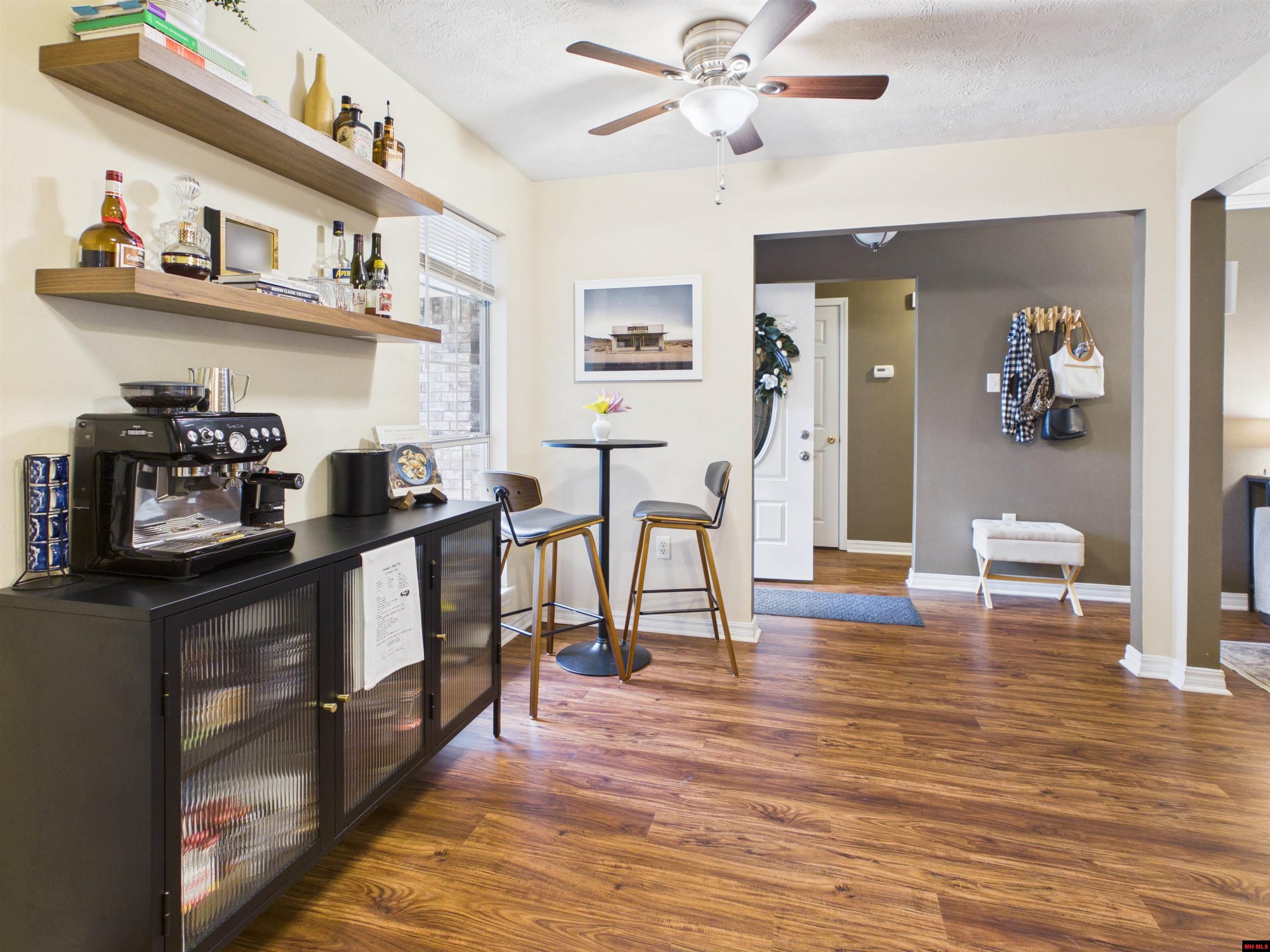404 TRAVELERS WAY
