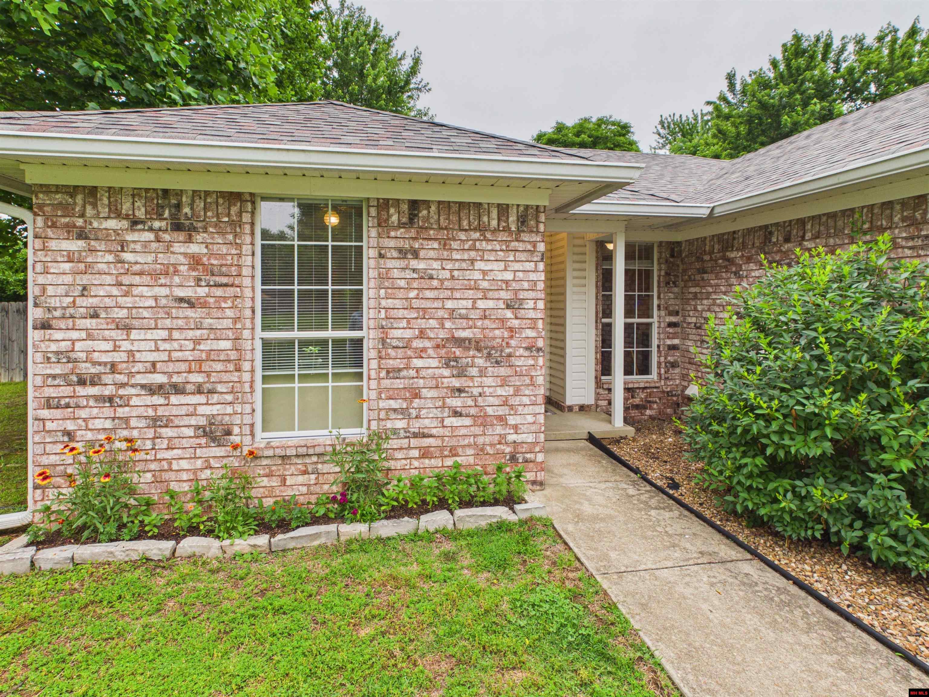 404 TRAVELERS WAY