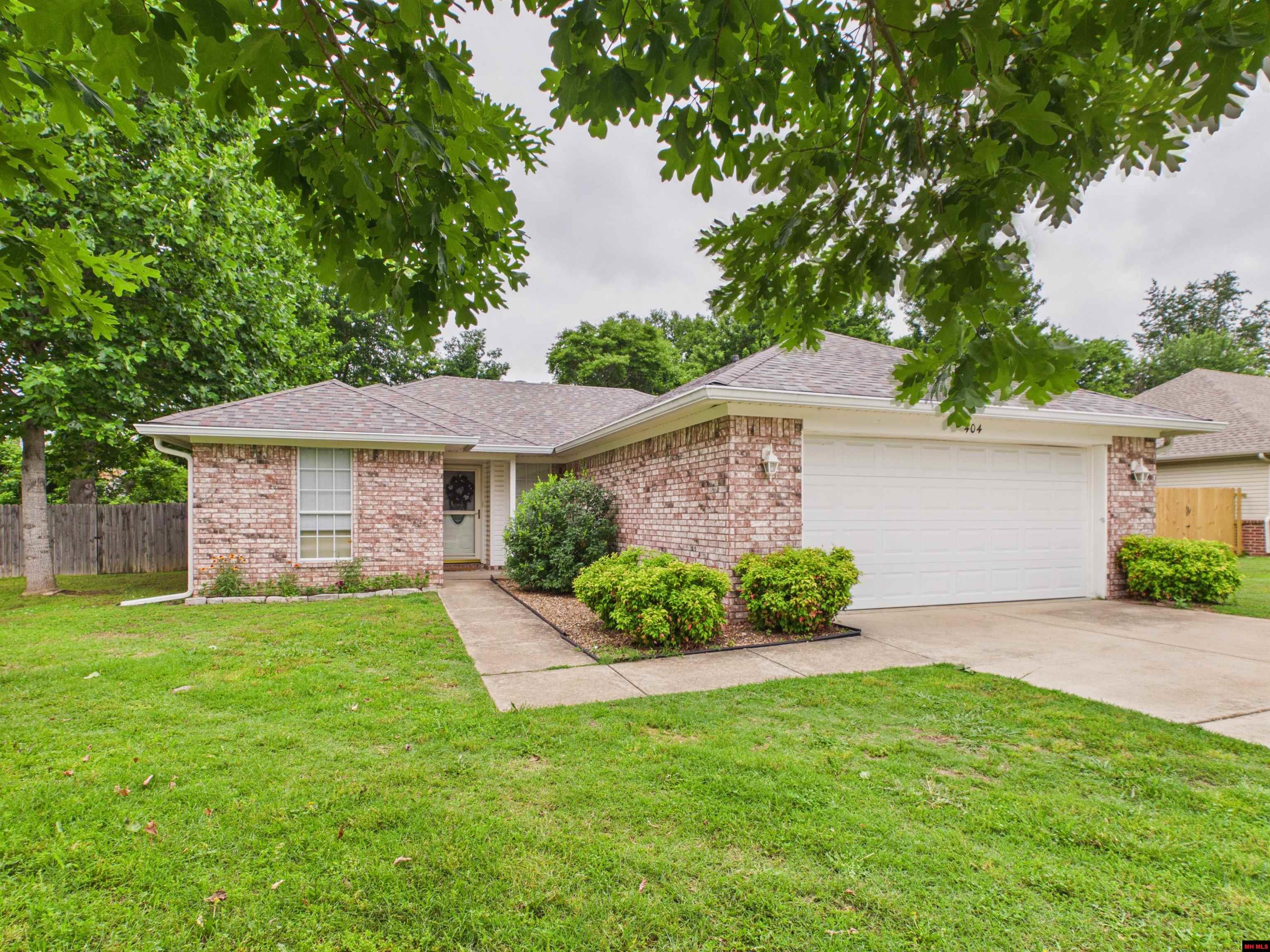404 TRAVELERS WAY