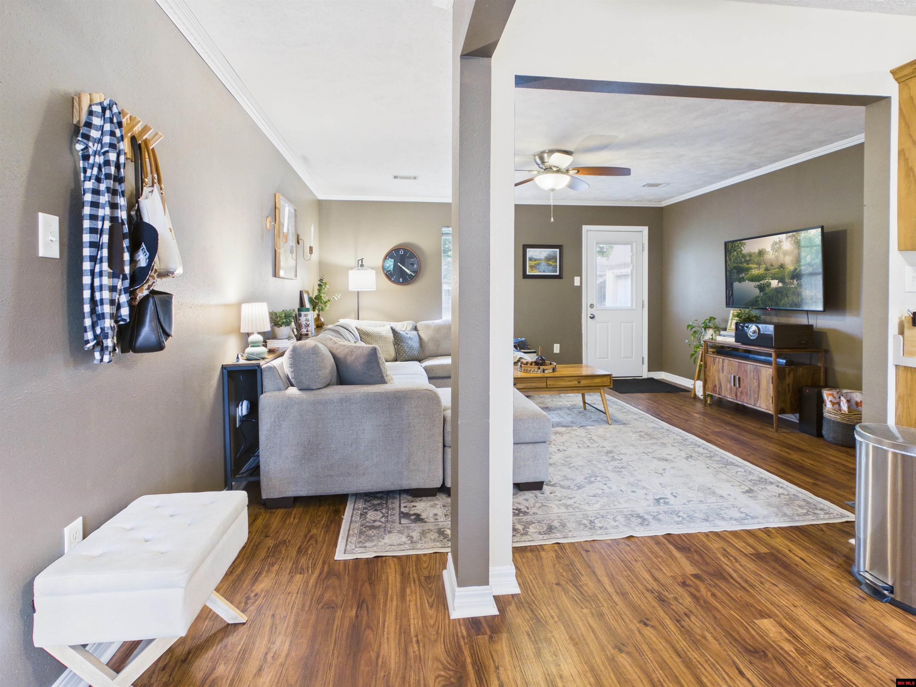 404 TRAVELERS WAY