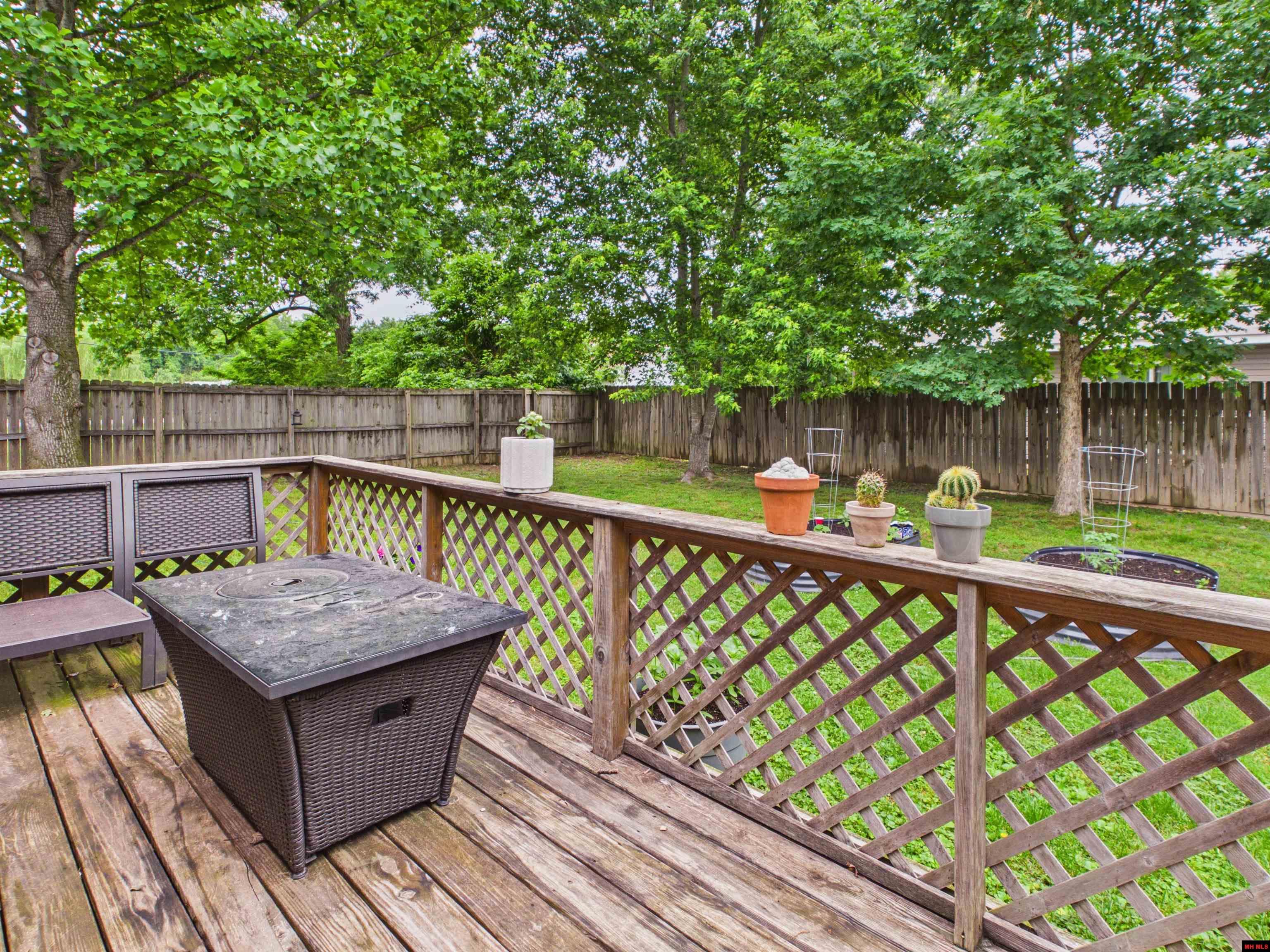 404 TRAVELERS WAY
