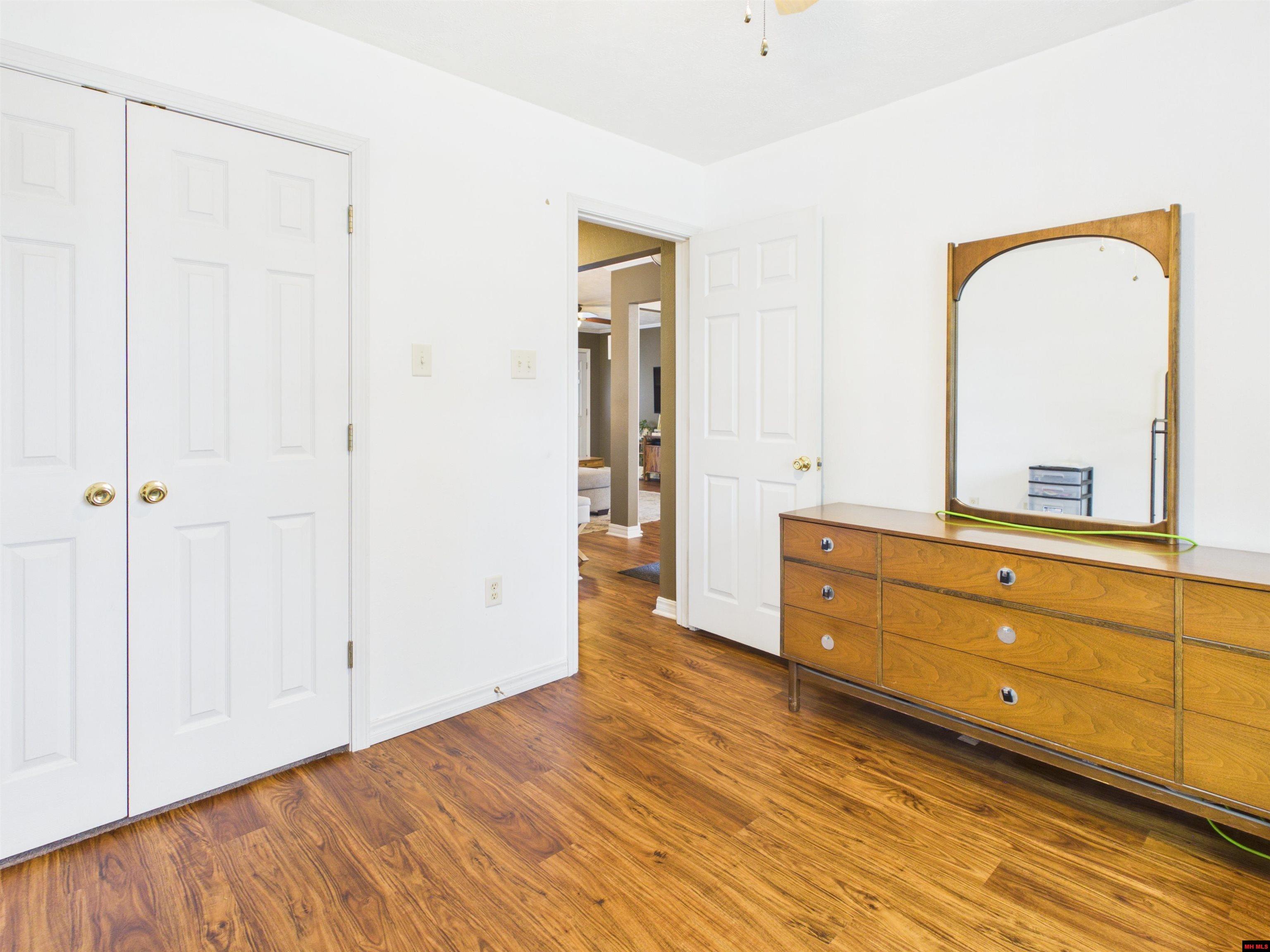 404 TRAVELERS WAY