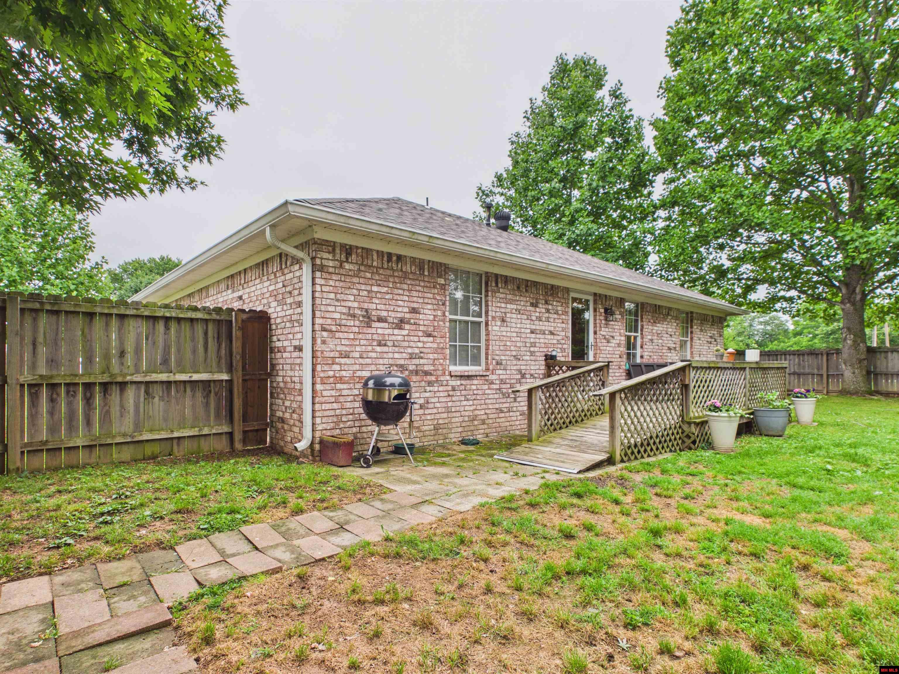 404 TRAVELERS WAY