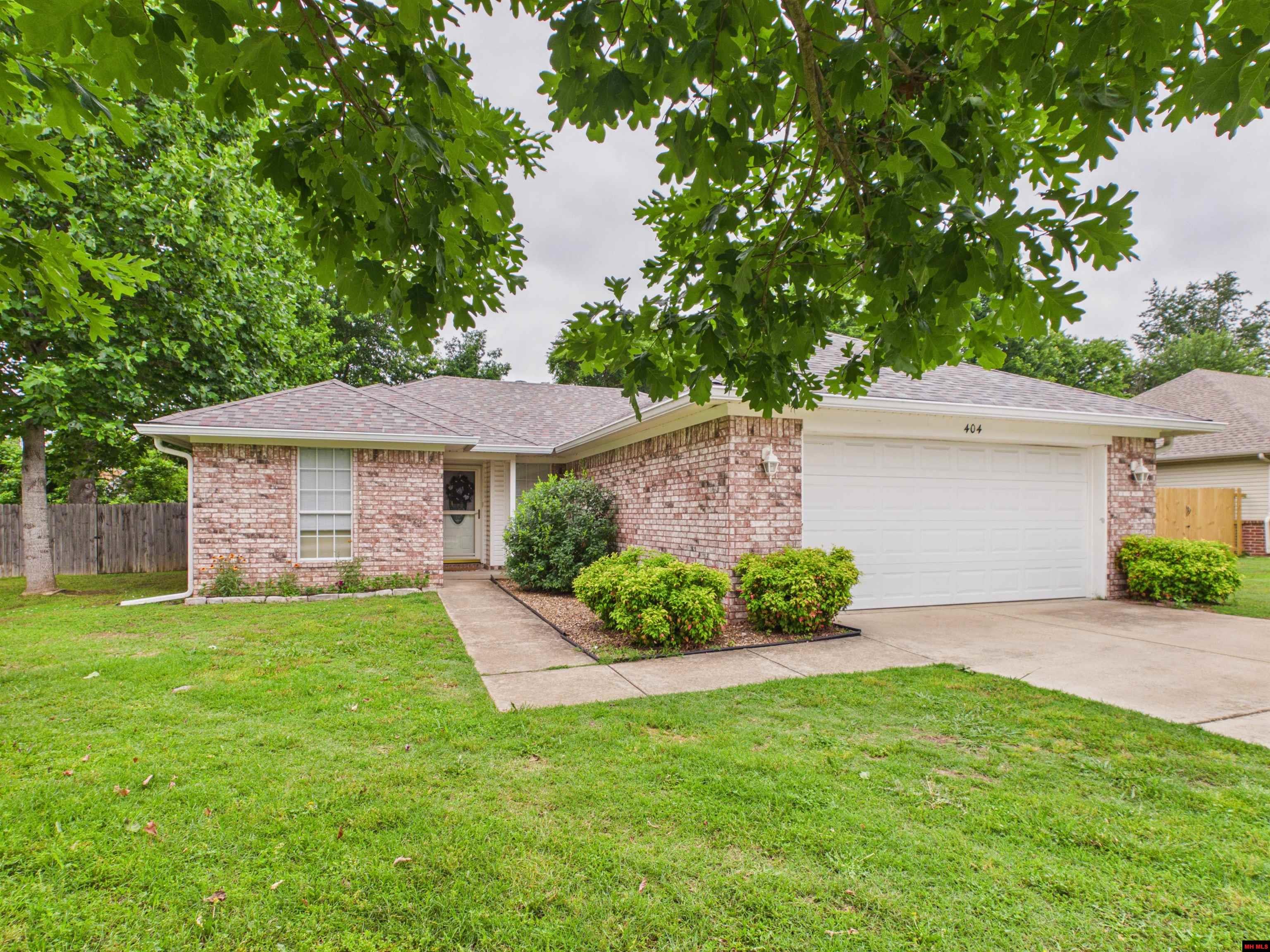 404 TRAVELERS WAY