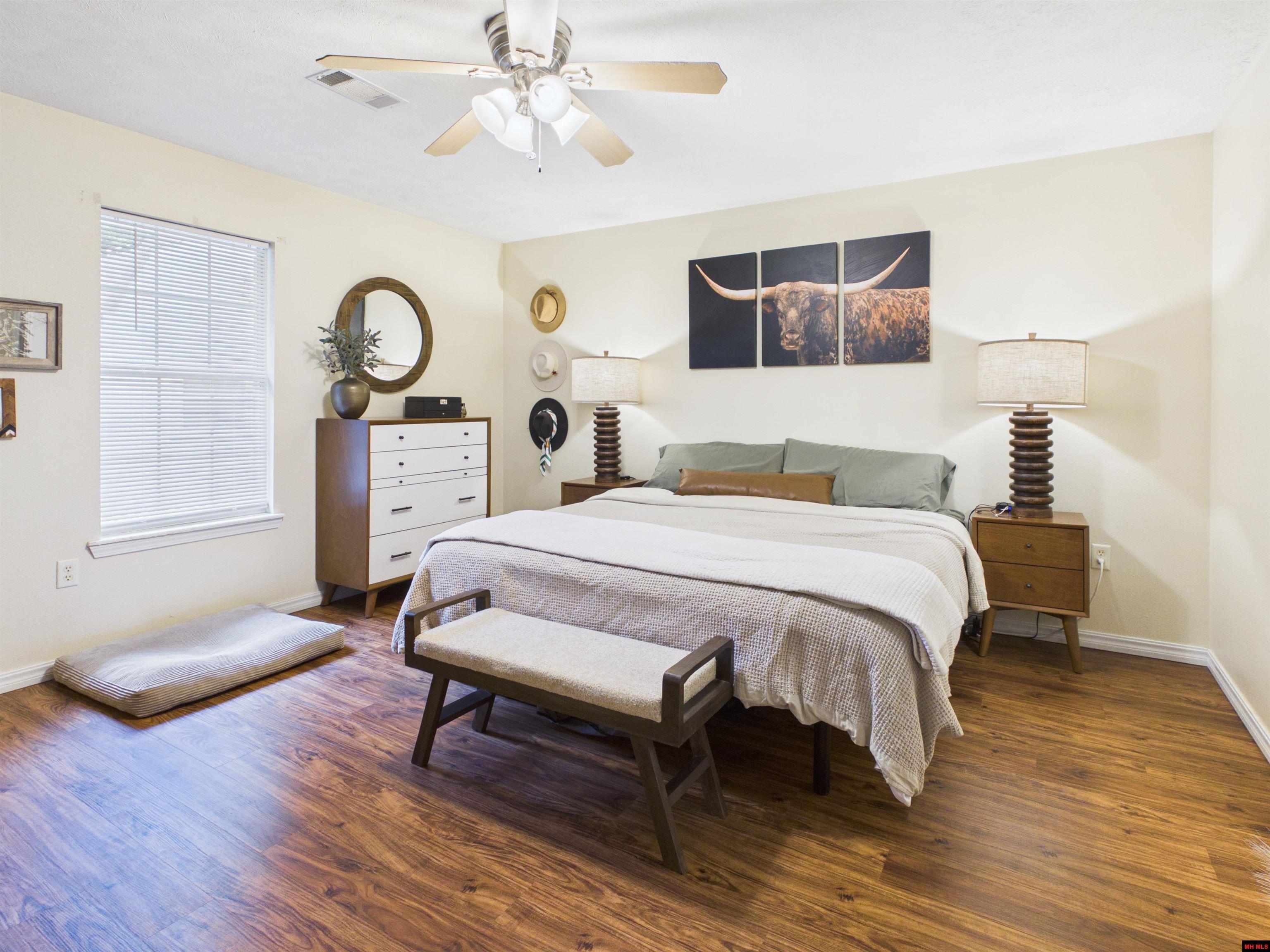 404 TRAVELERS WAY