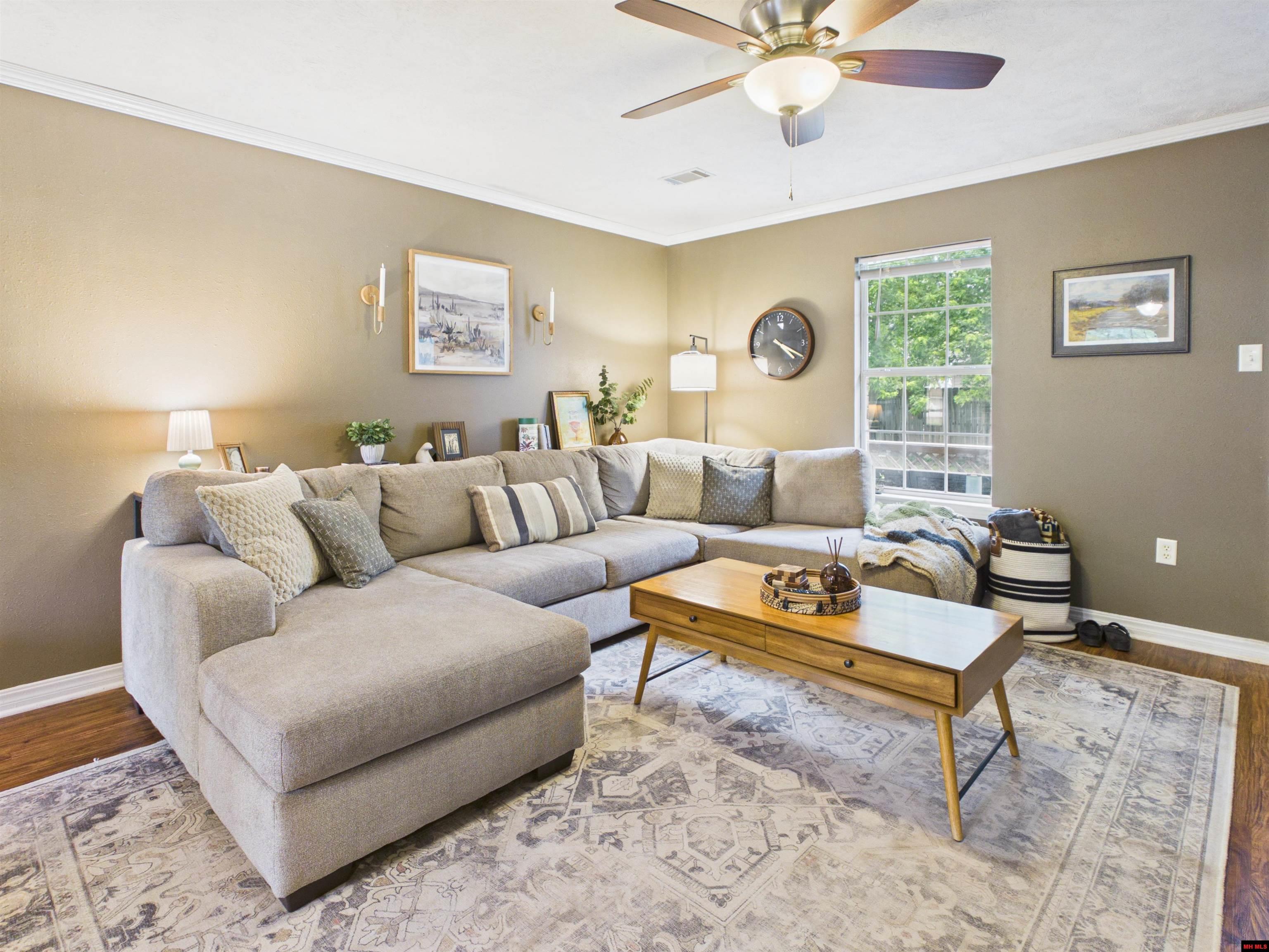 404 TRAVELERS WAY