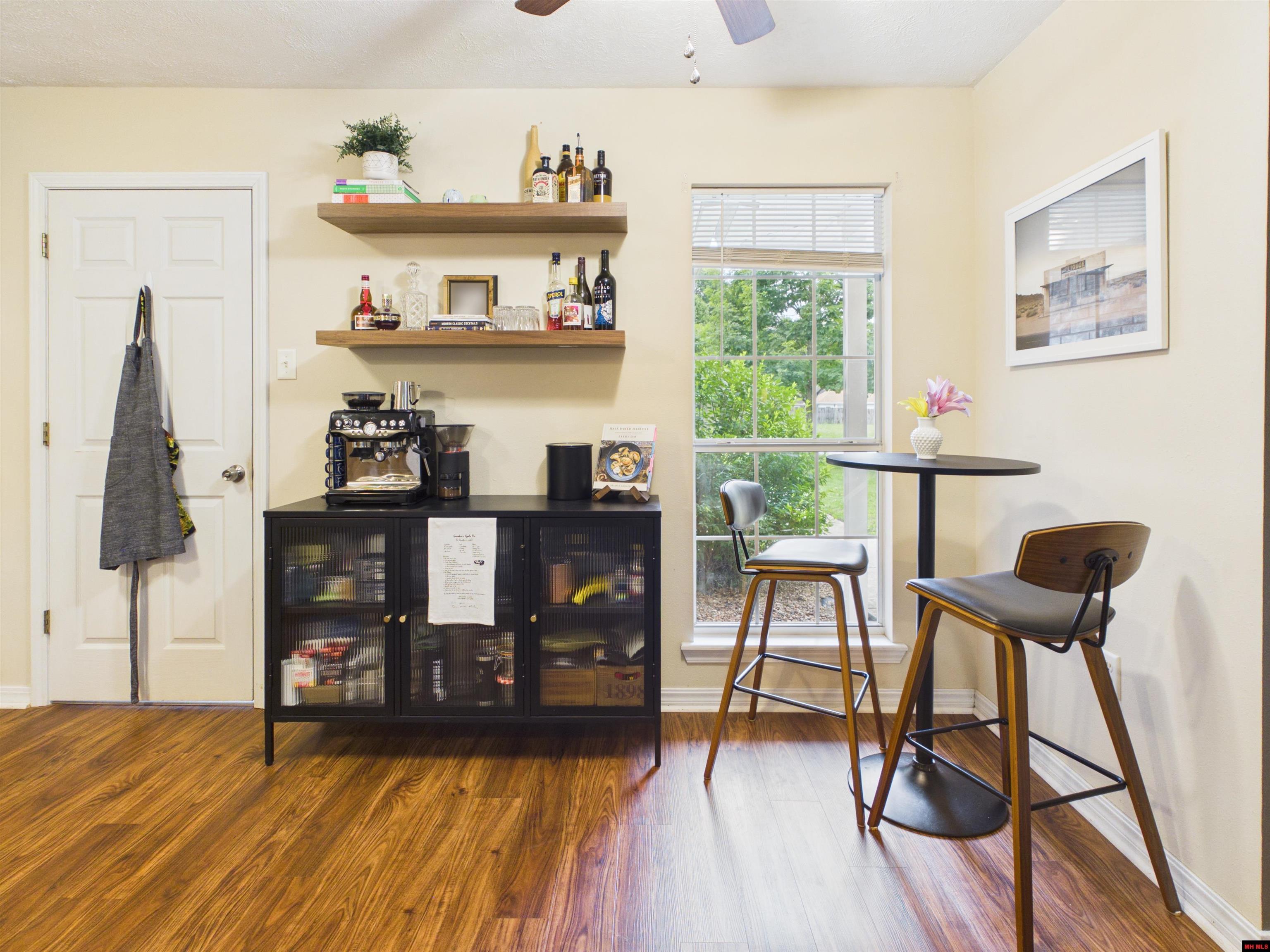 404 TRAVELERS WAY