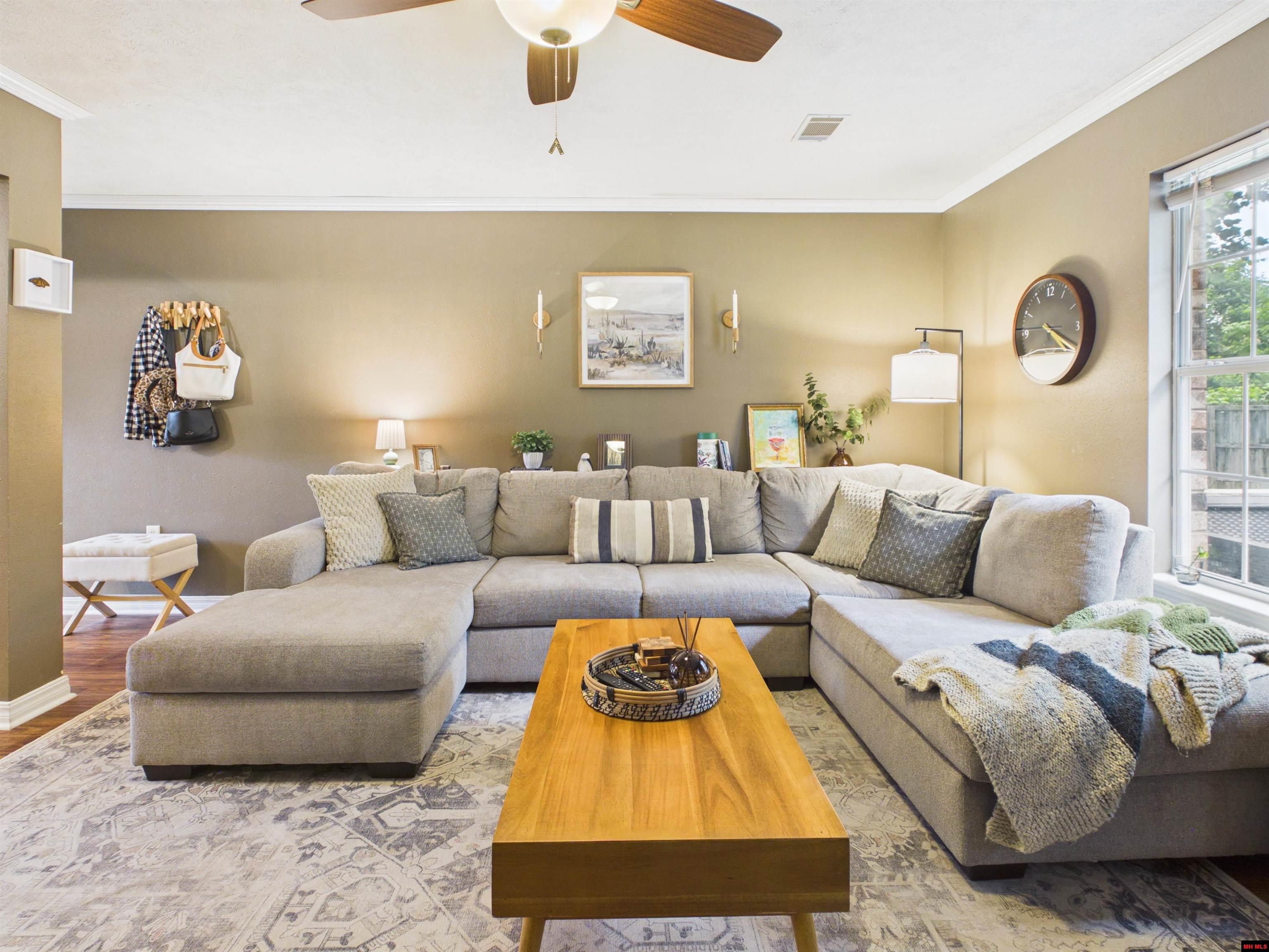 404 TRAVELERS WAY