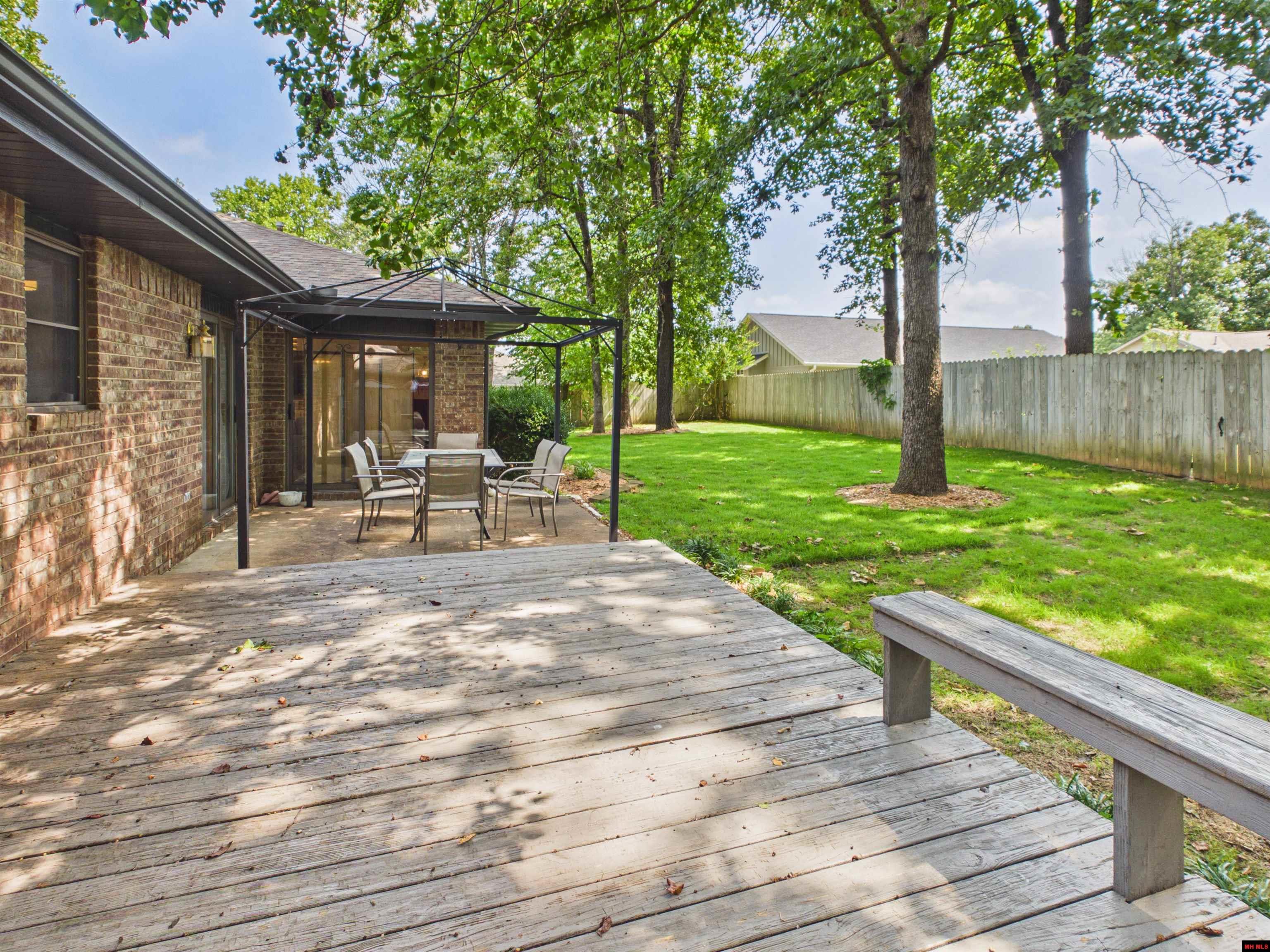 2203 RUSSELL LANE