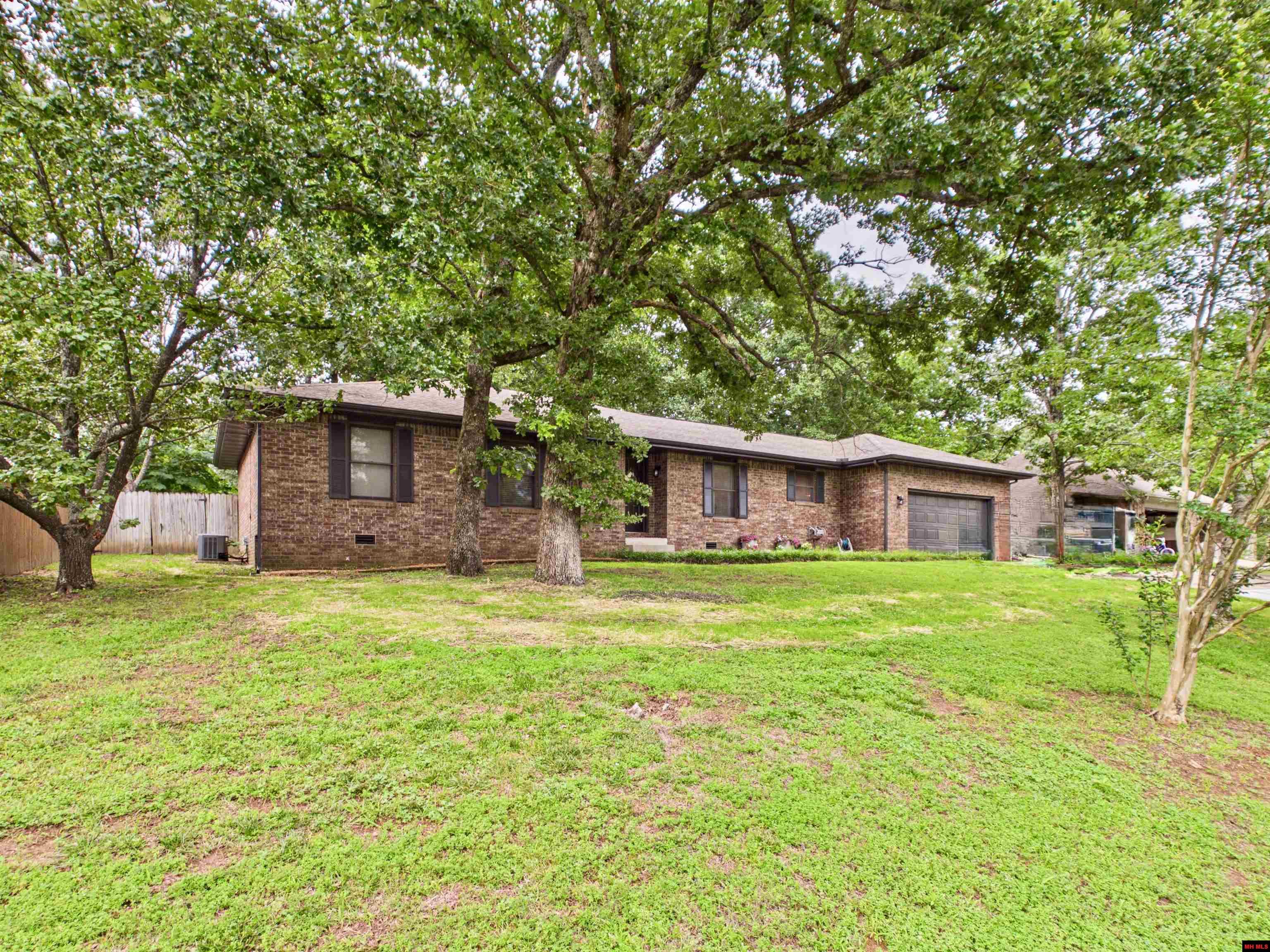 2203 RUSSELL LANE