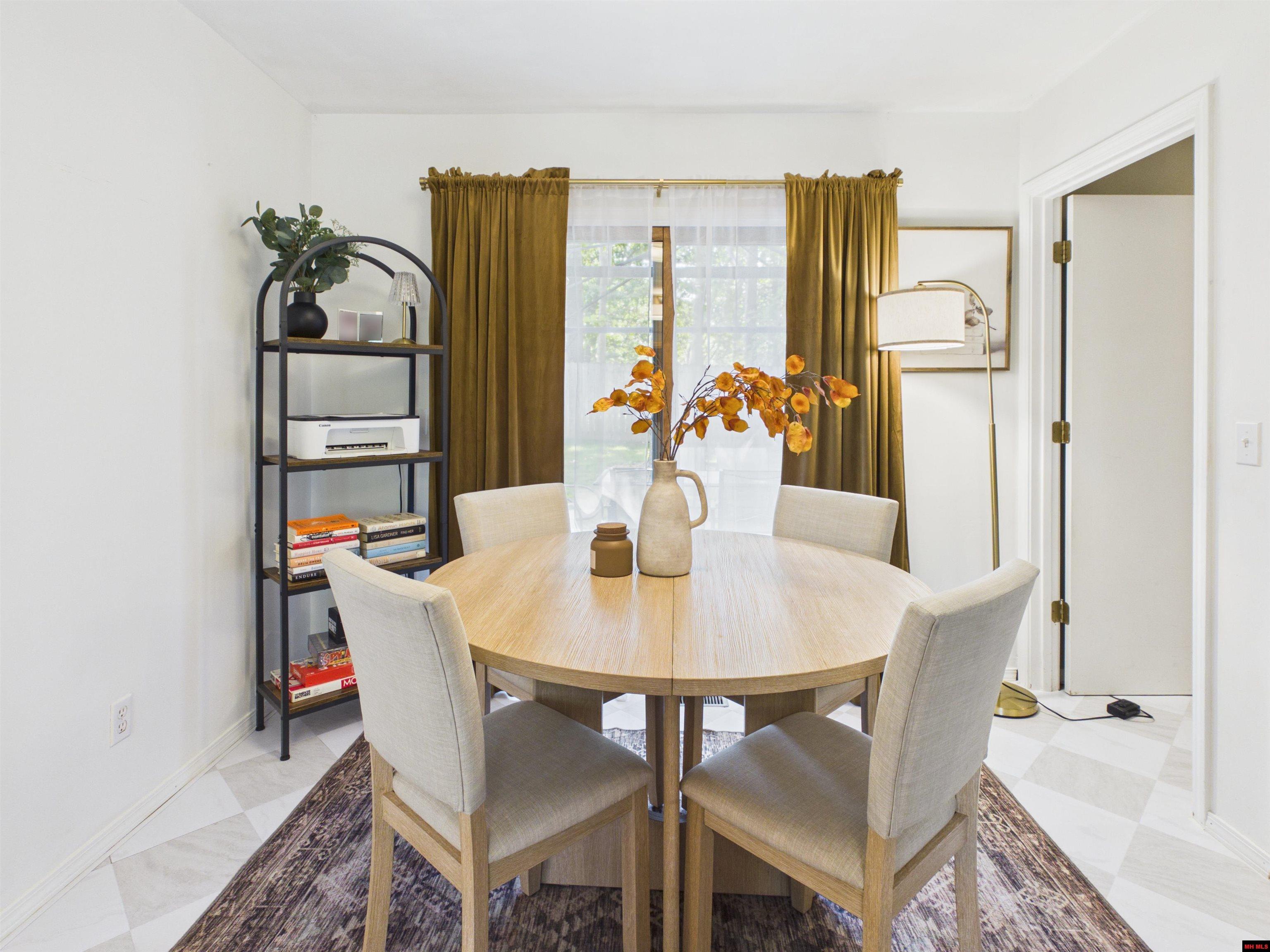 2203 RUSSELL LANE