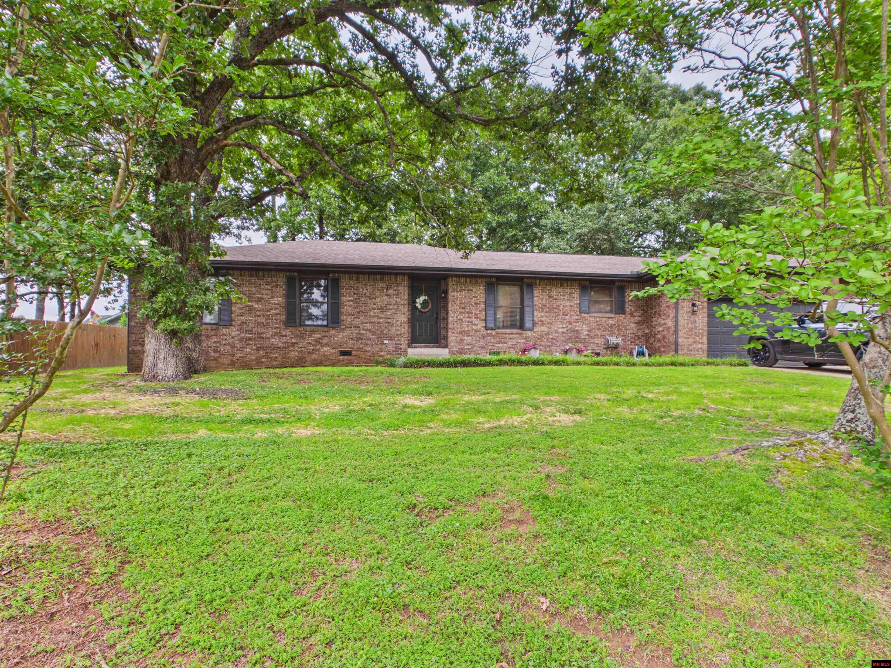 2203 RUSSELL LANE