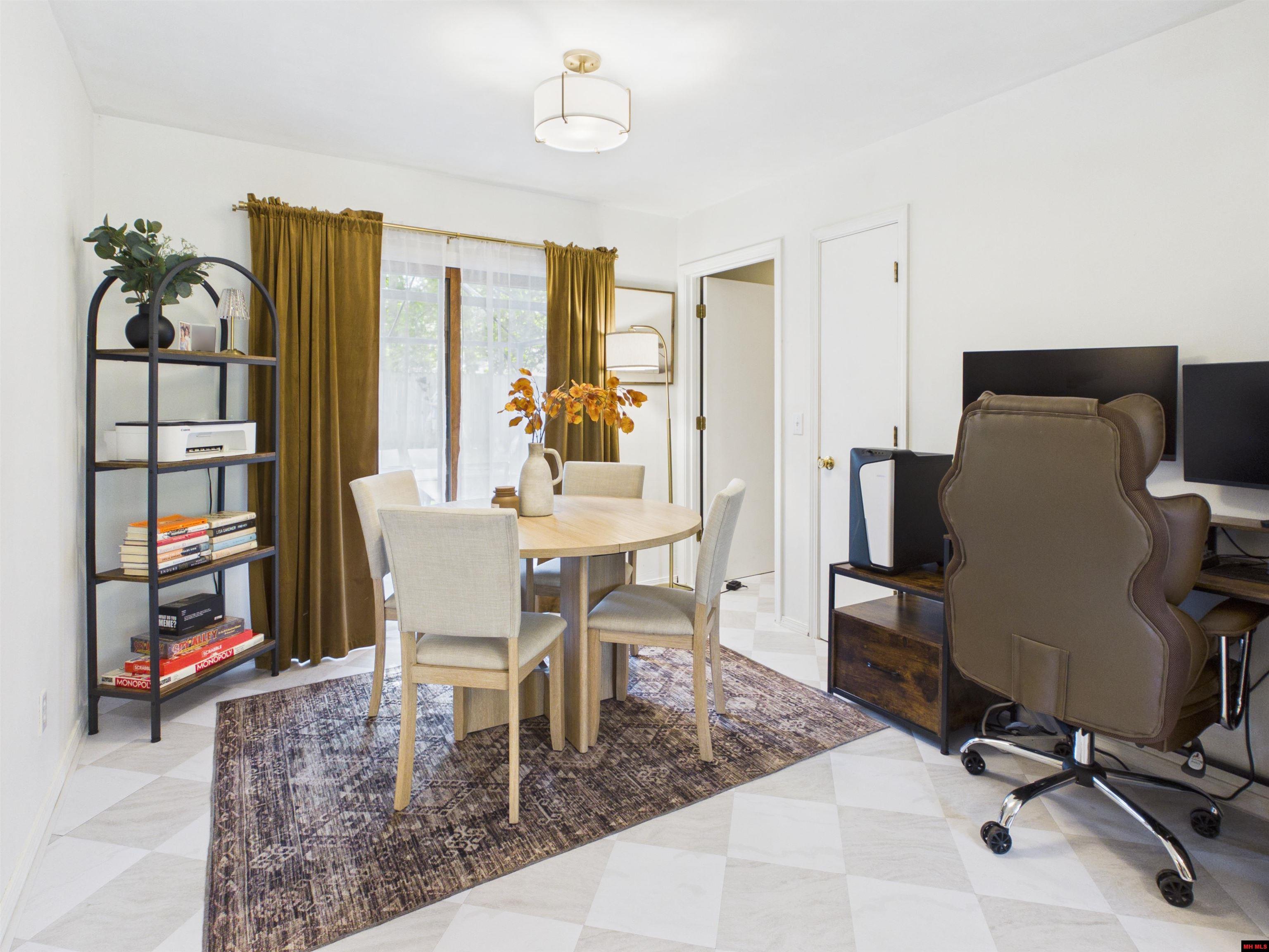 2203 RUSSELL LANE