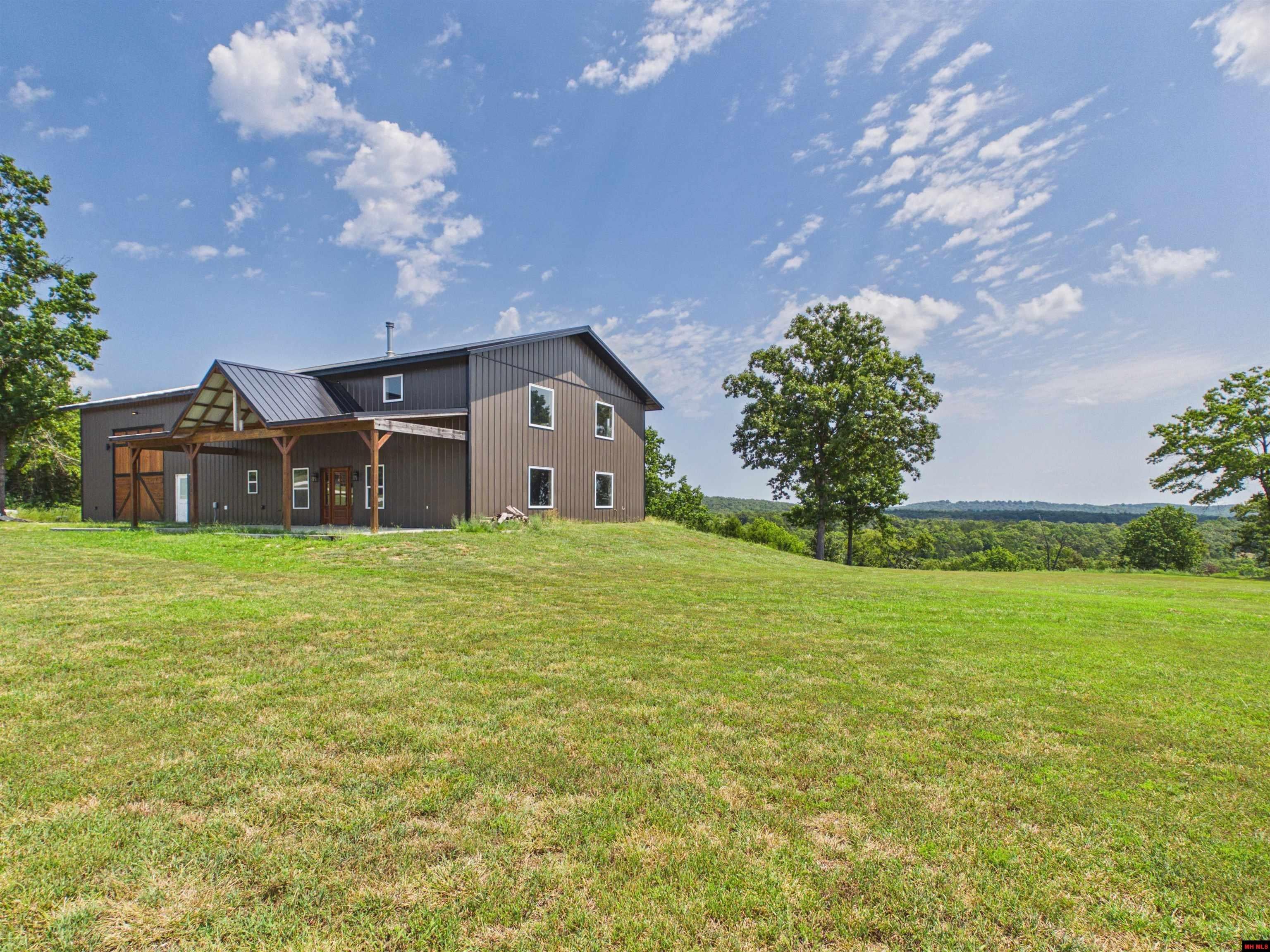 280 CHRISWOOD DRIVE