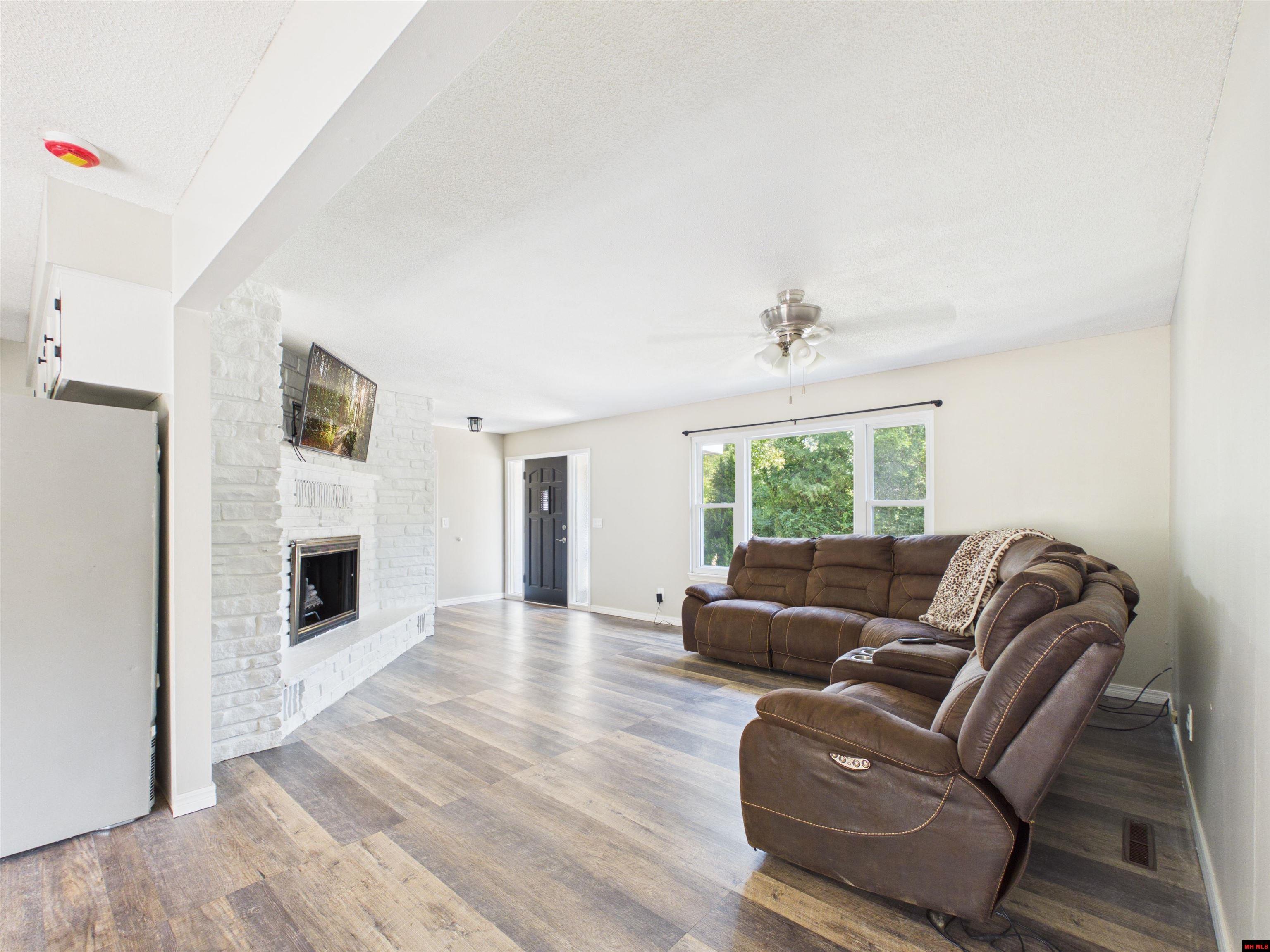 80 COBBLESTONE PLACE