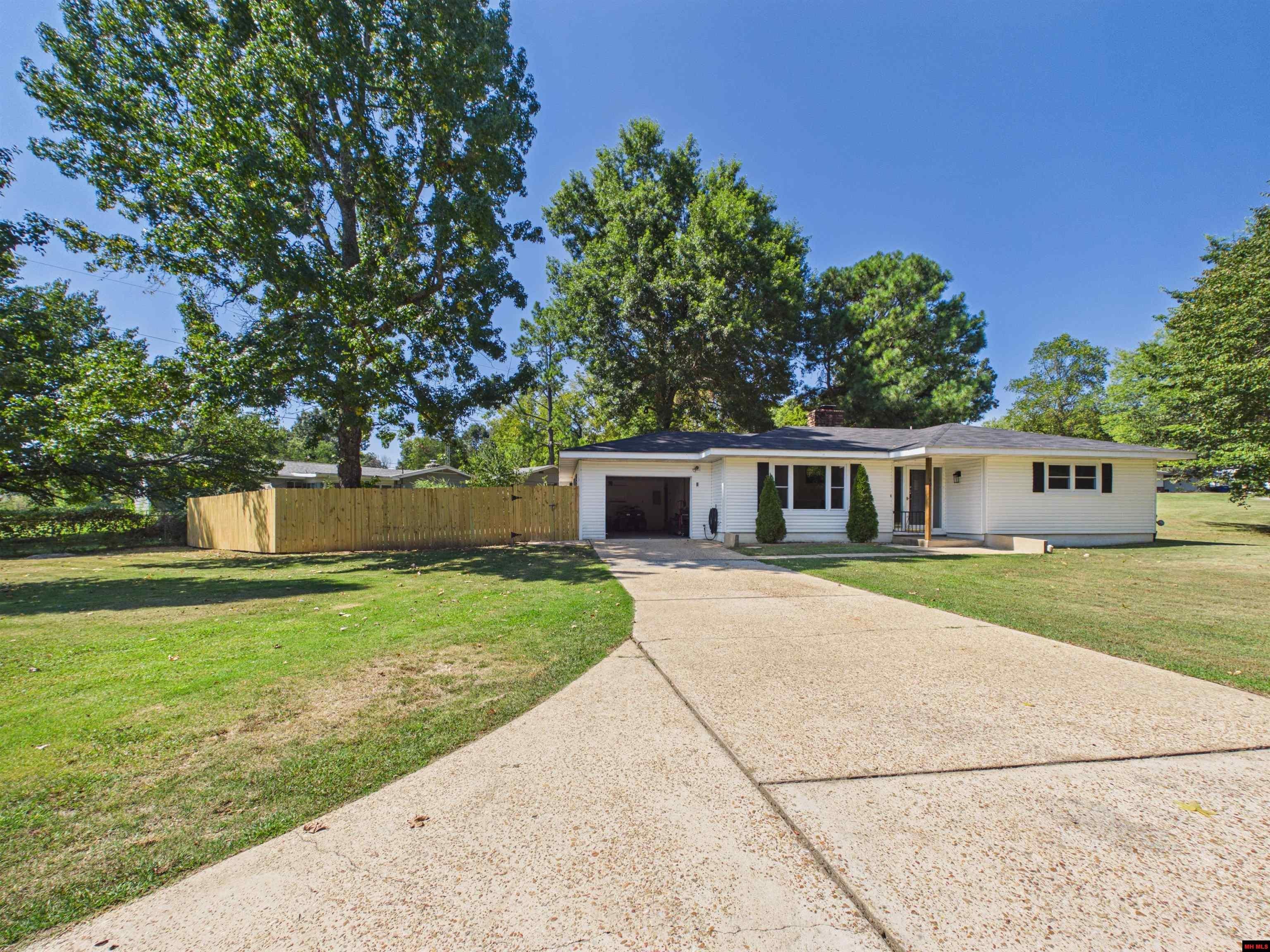 80 COBBLESTONE PLACE