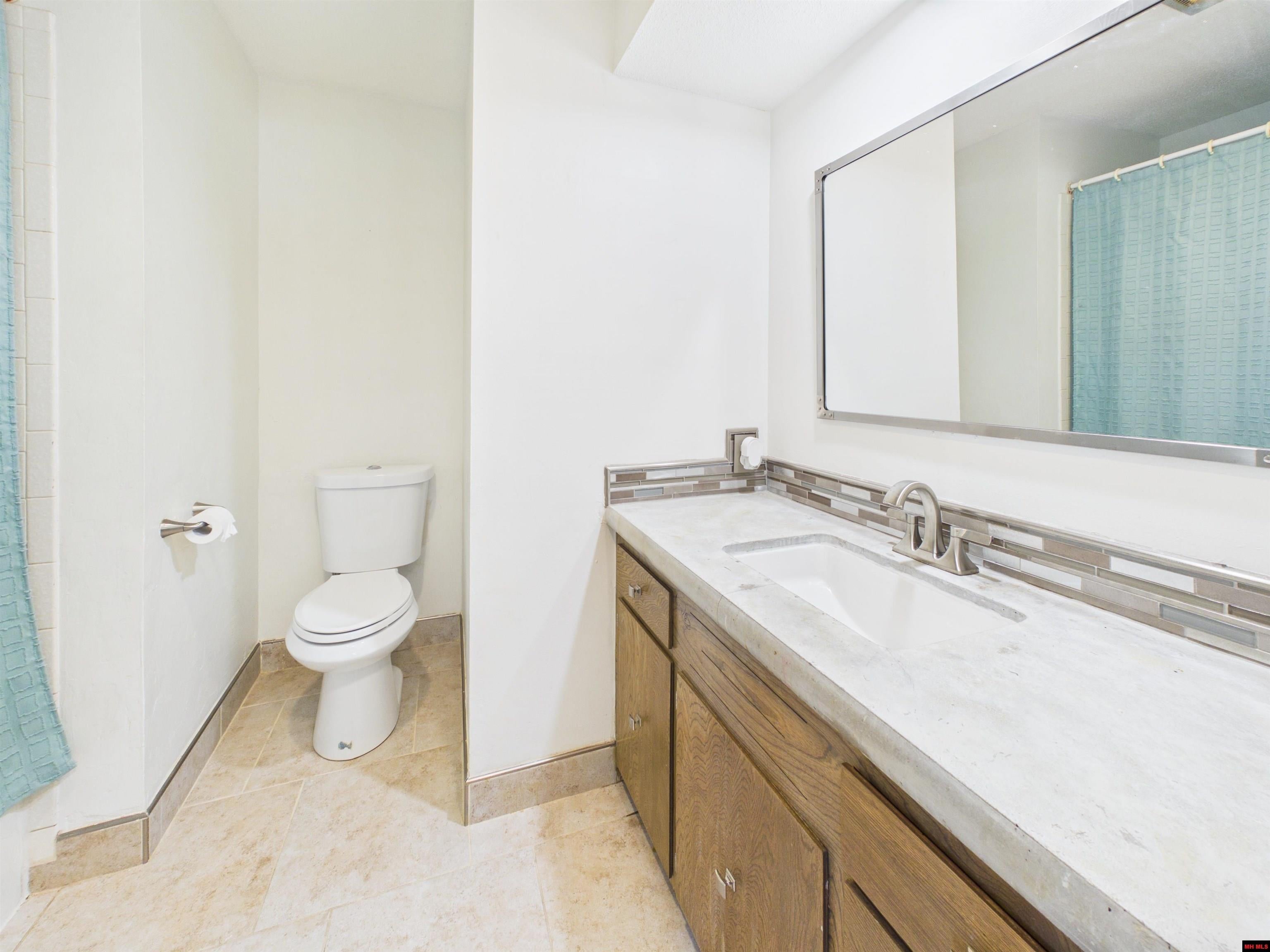 80 COBBLESTONE PLACE