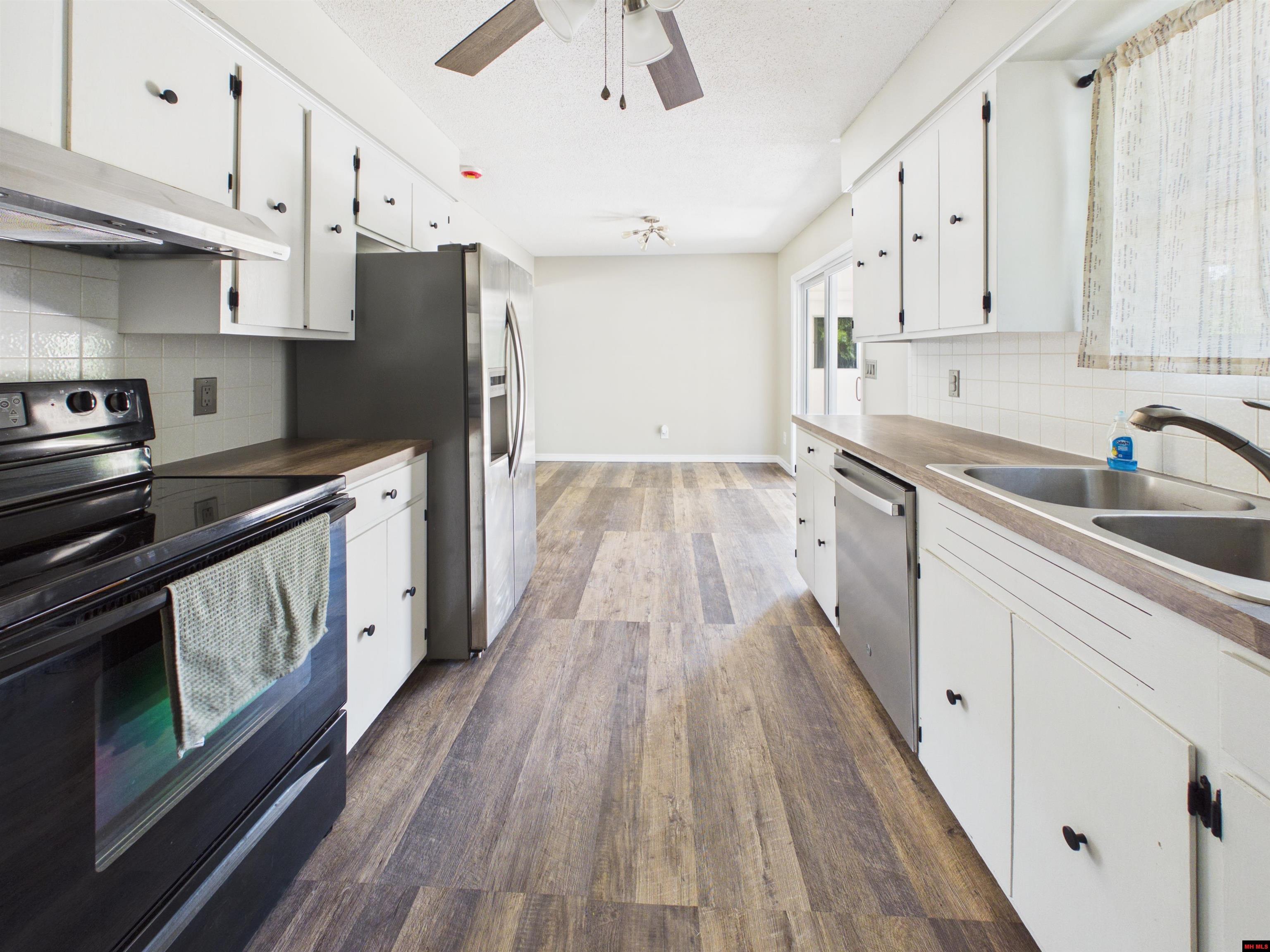 80 COBBLESTONE PLACE