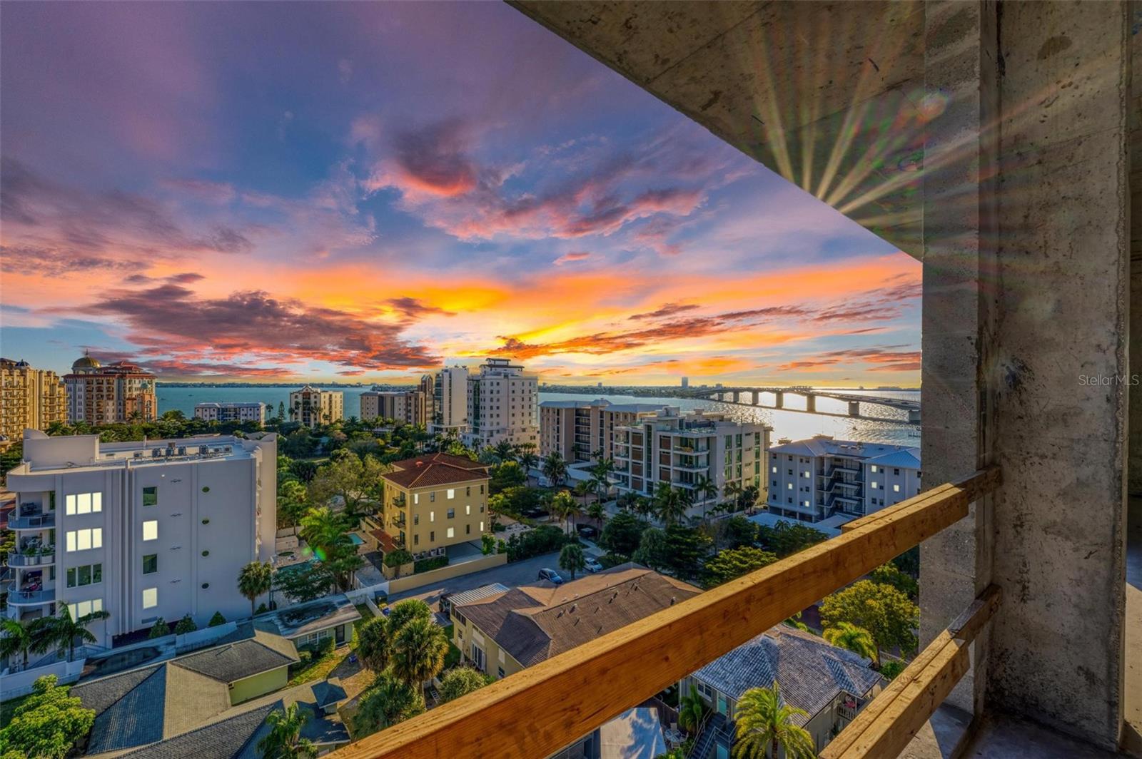 111 GOLDEN GATE PT #PH-702