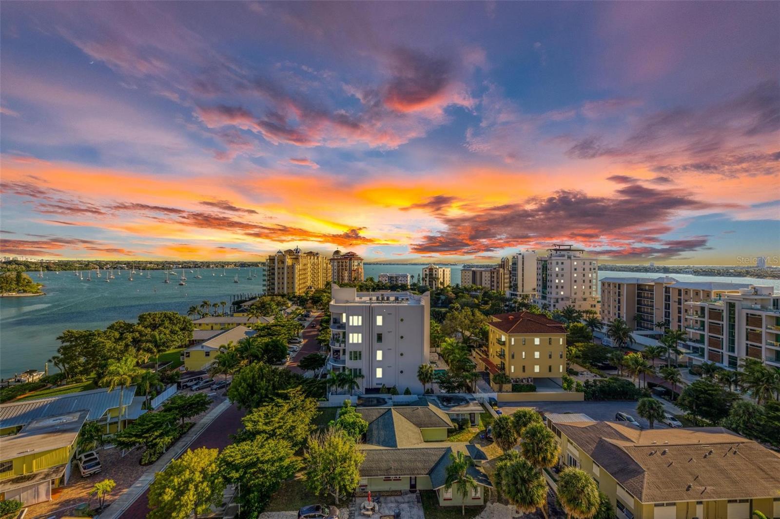 111 GOLDEN GATE PT #PH-702