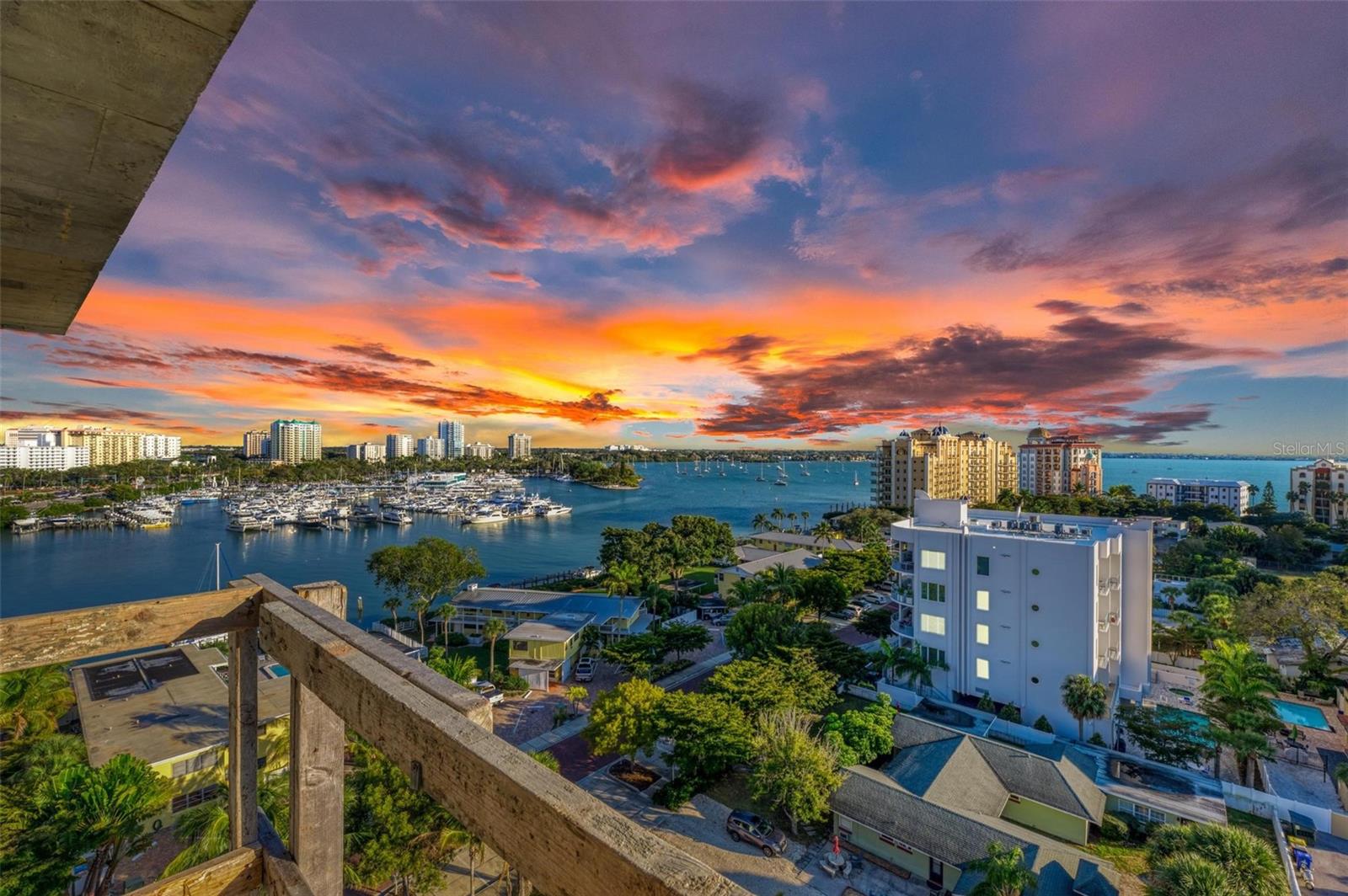 111 GOLDEN GATE PT #PH-702