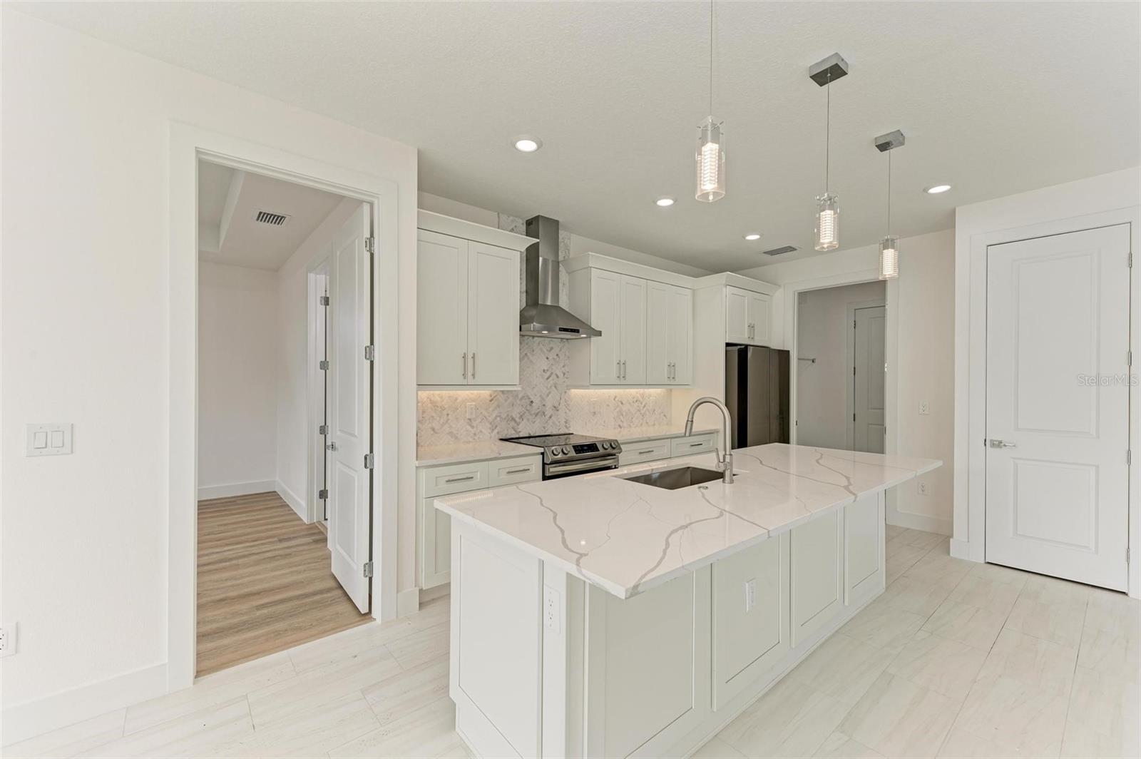 513 CYPRESS RD