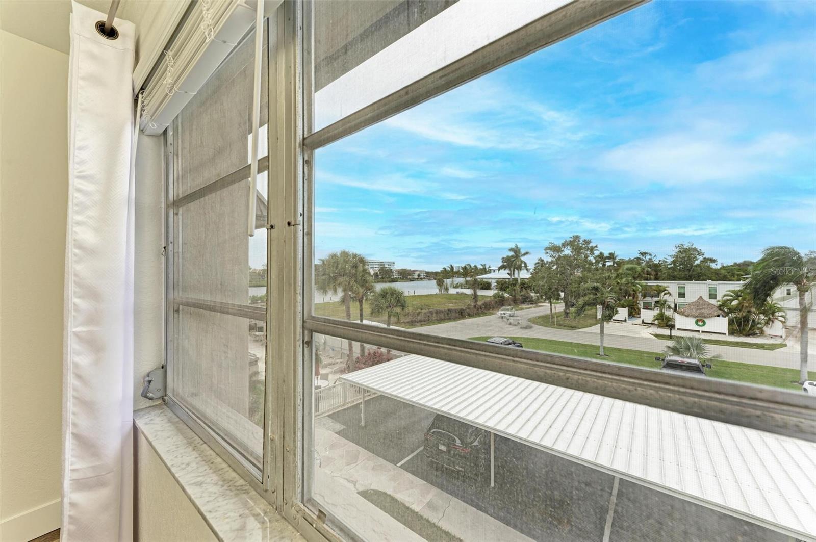 6470 HOLLYWOOD BLVD #307
