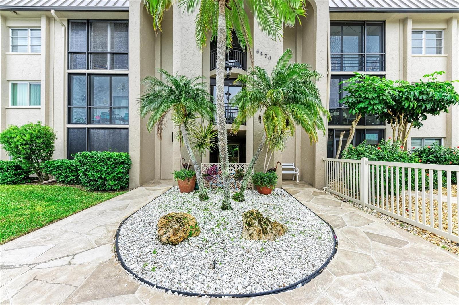 6470 HOLLYWOOD BLVD #307