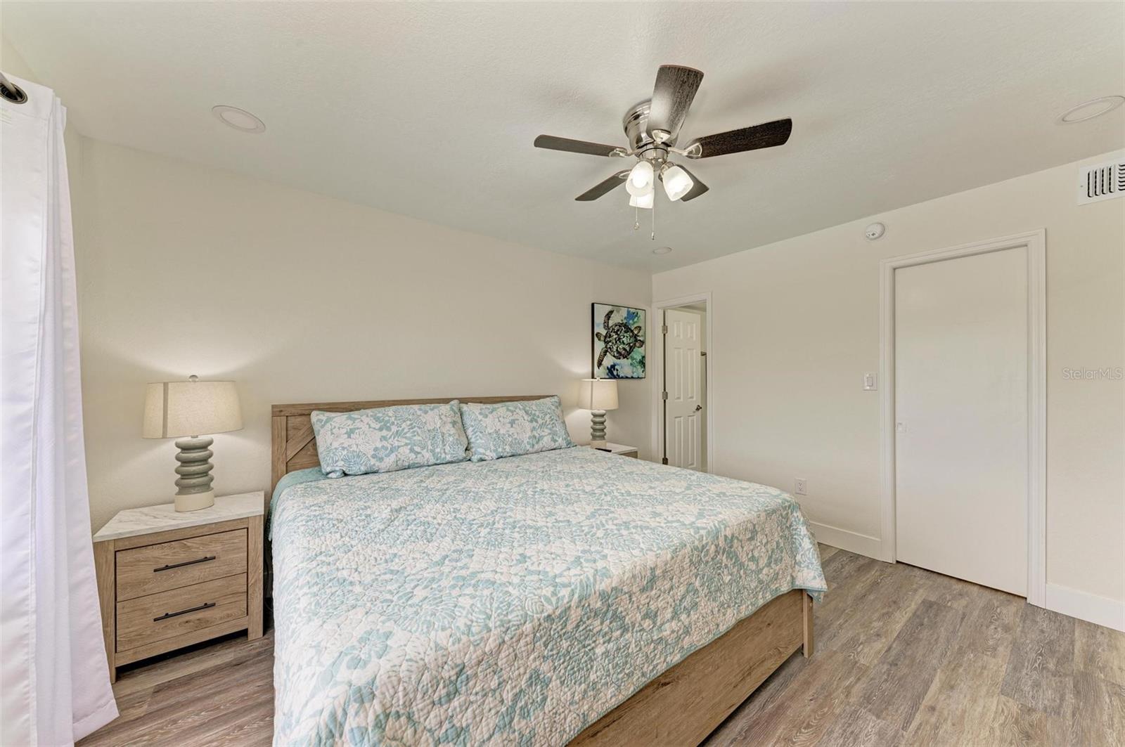 6470 HOLLYWOOD BLVD #307
